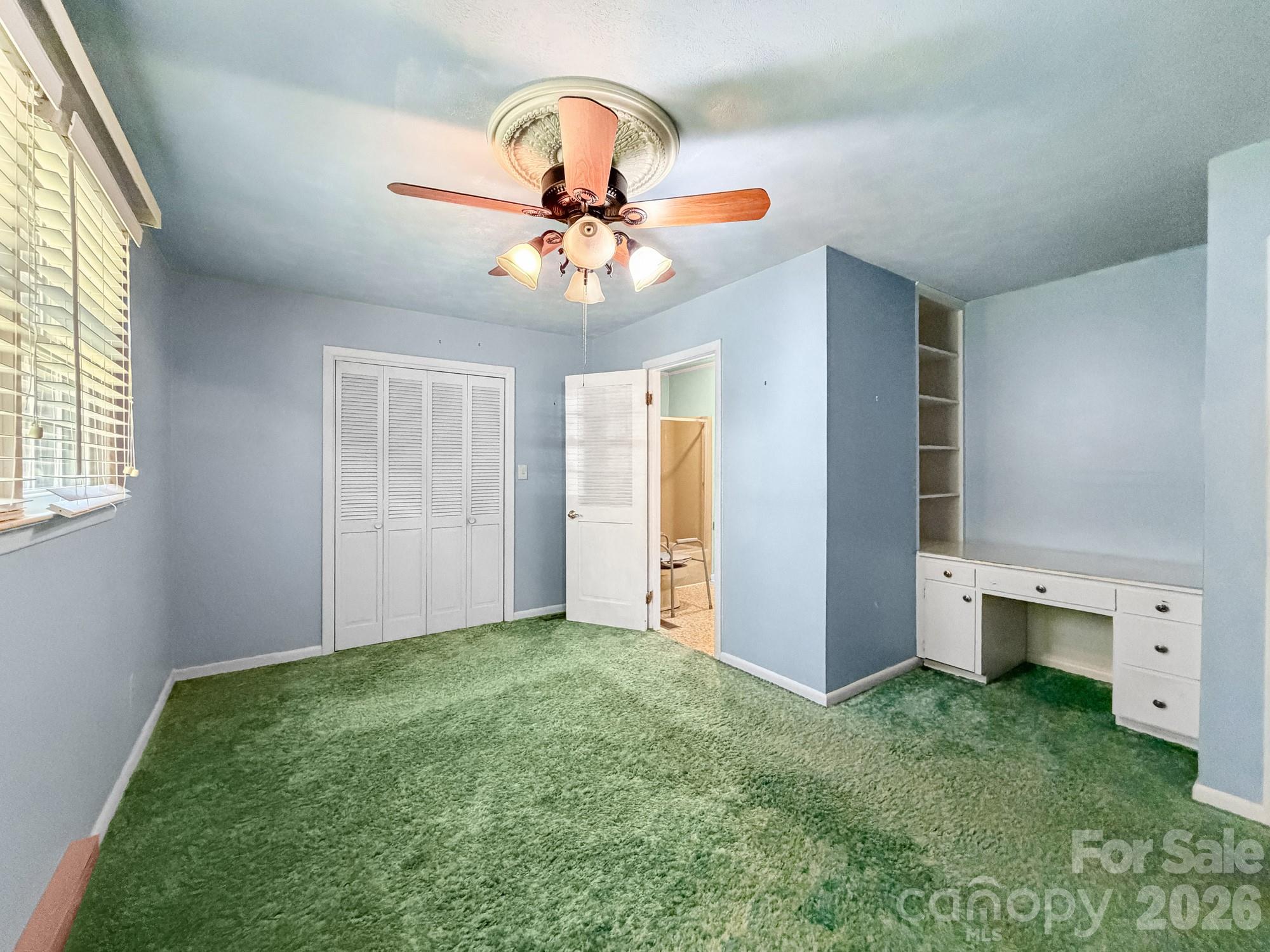 1401 E Union Street — Morganton