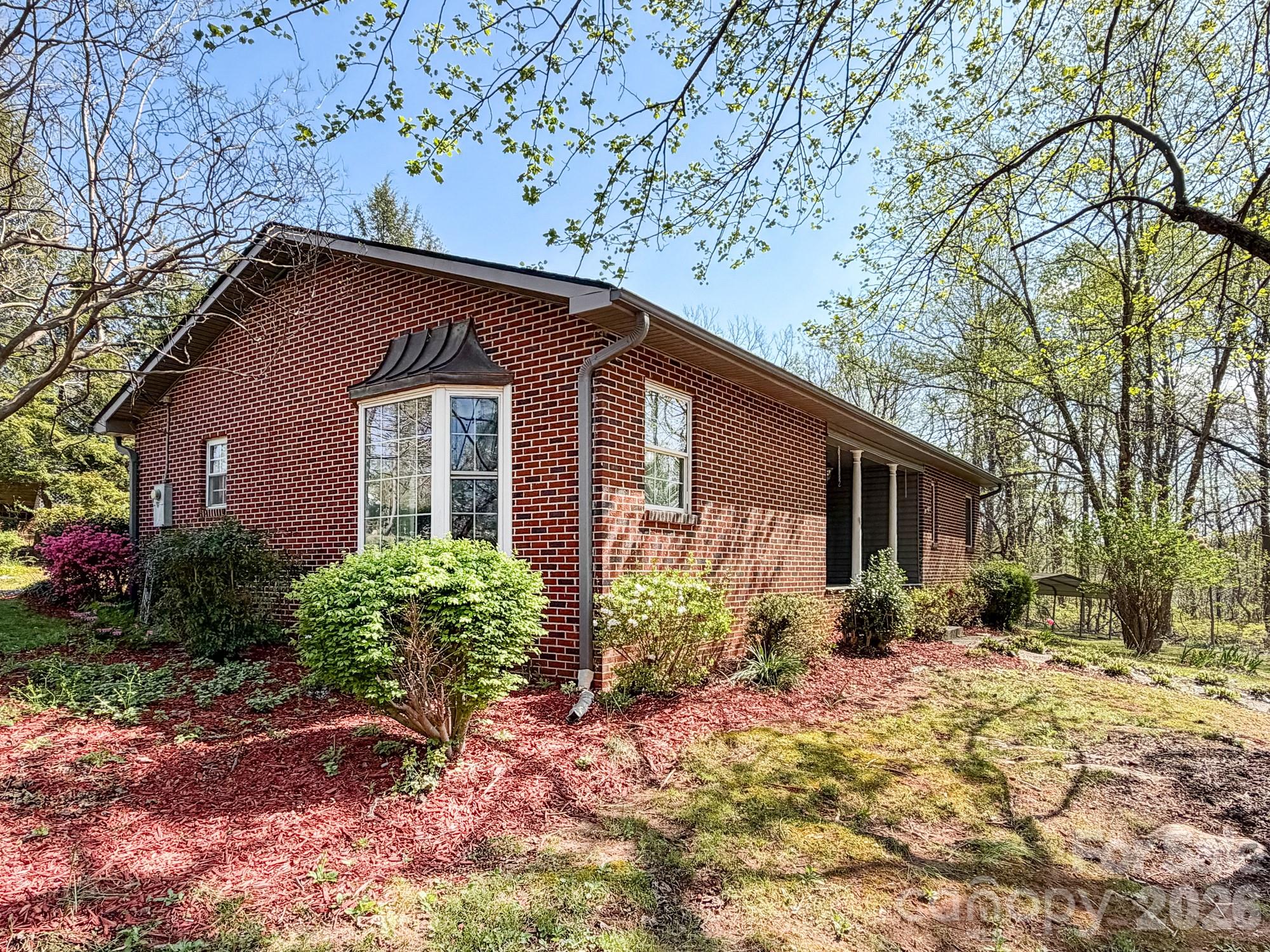 1401 E Union Street — Morganton
