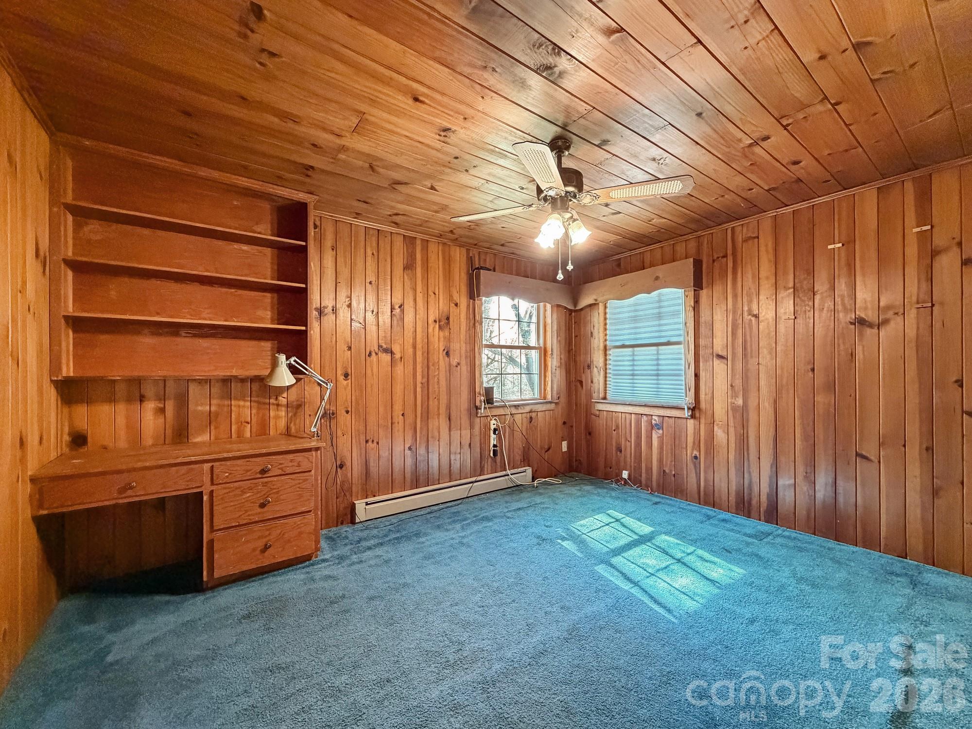 1401 E Union Street — Morganton