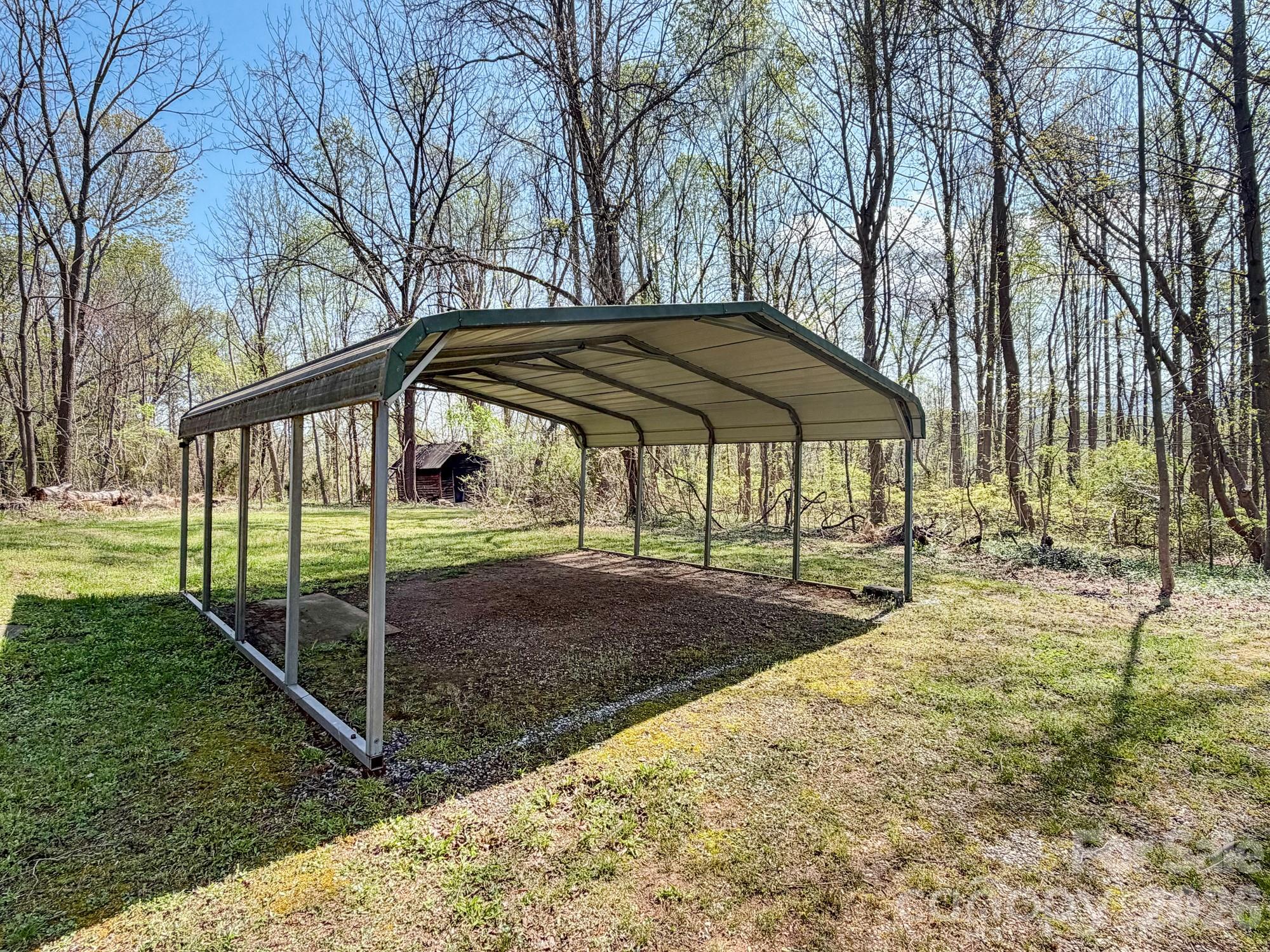 1401 E Union Street — Morganton