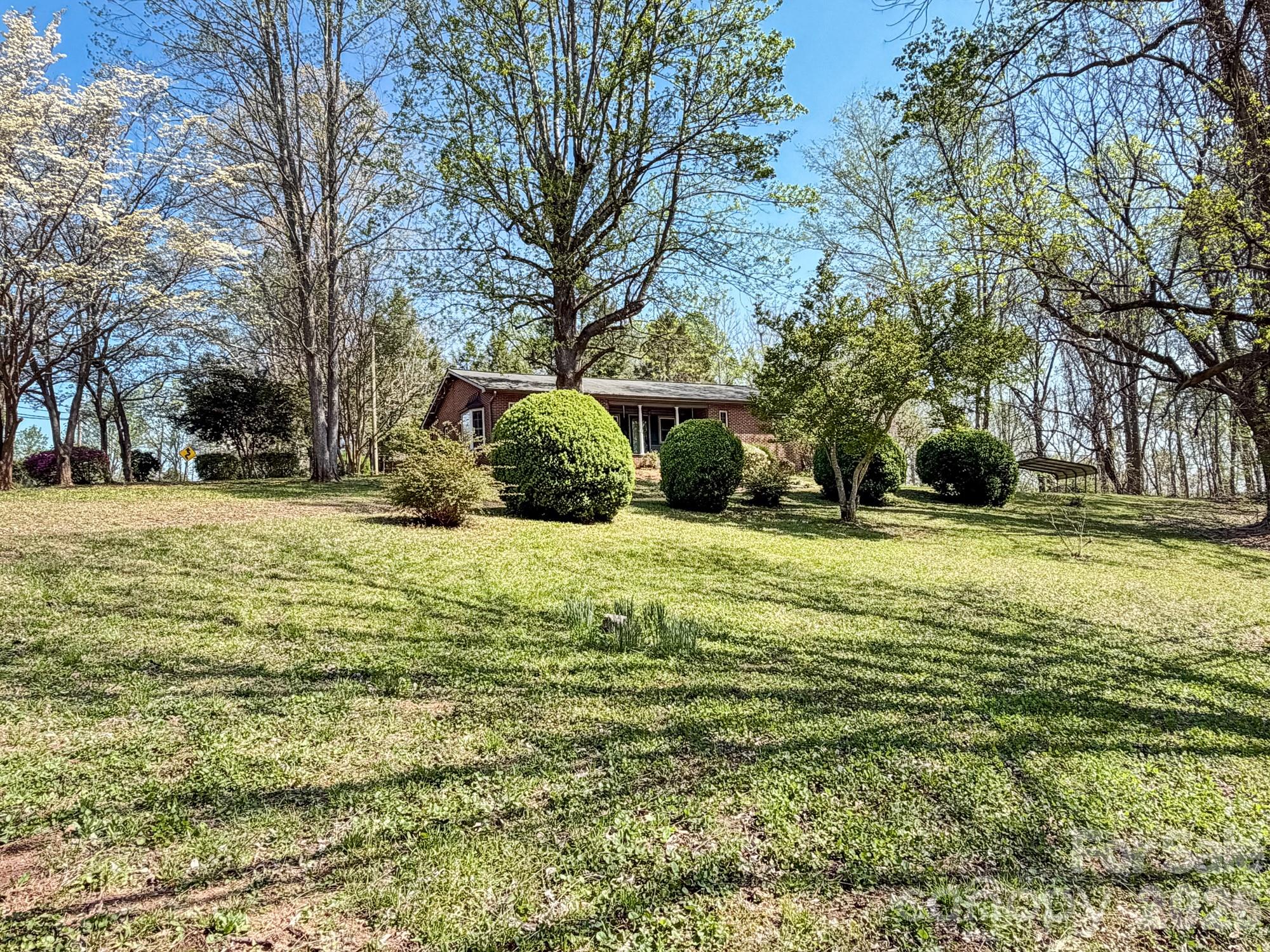 1401 E Union Street — Morganton