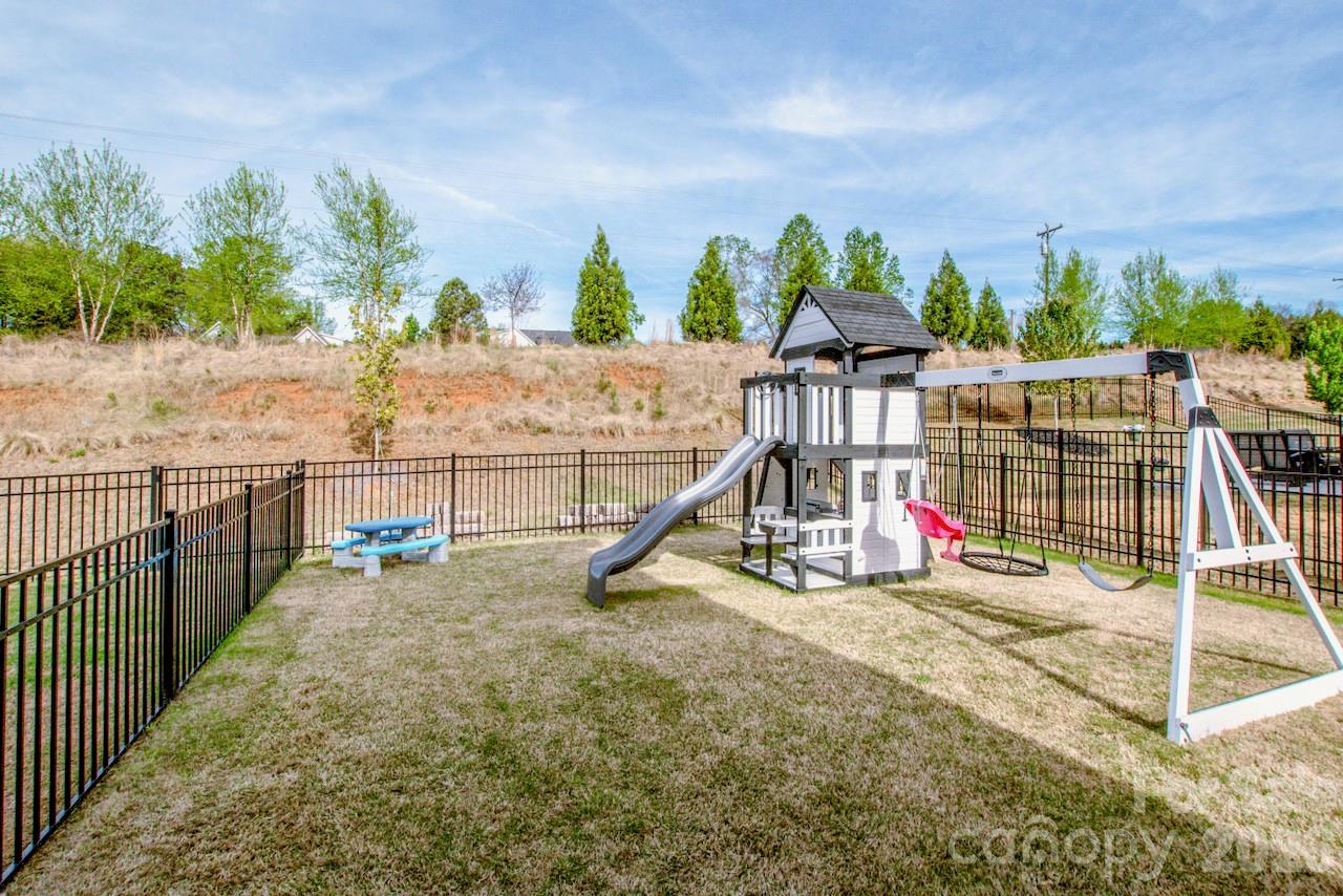 167 Rhuidean Court — Troutman