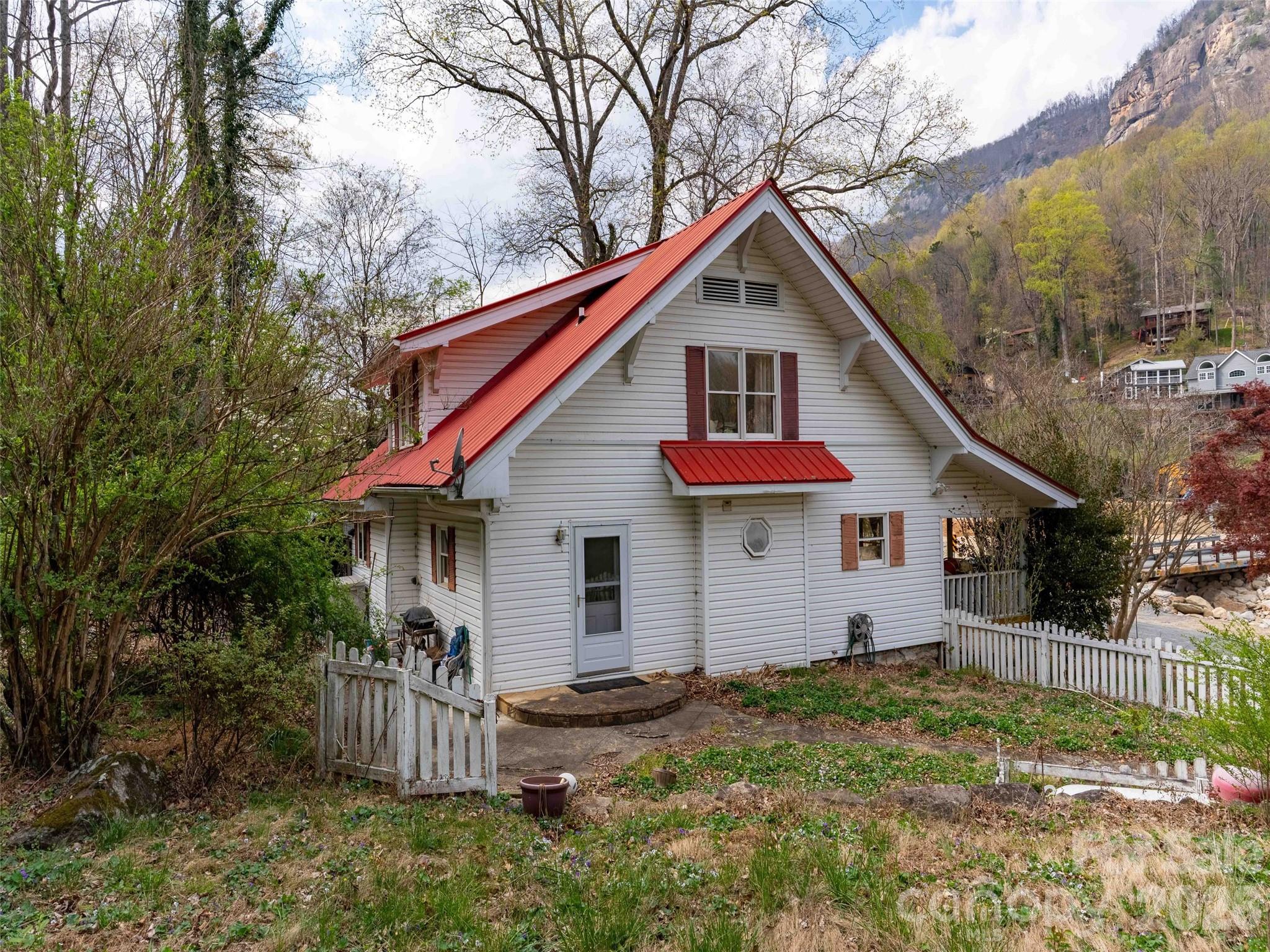 306 Southside Drive — Chimney Rock