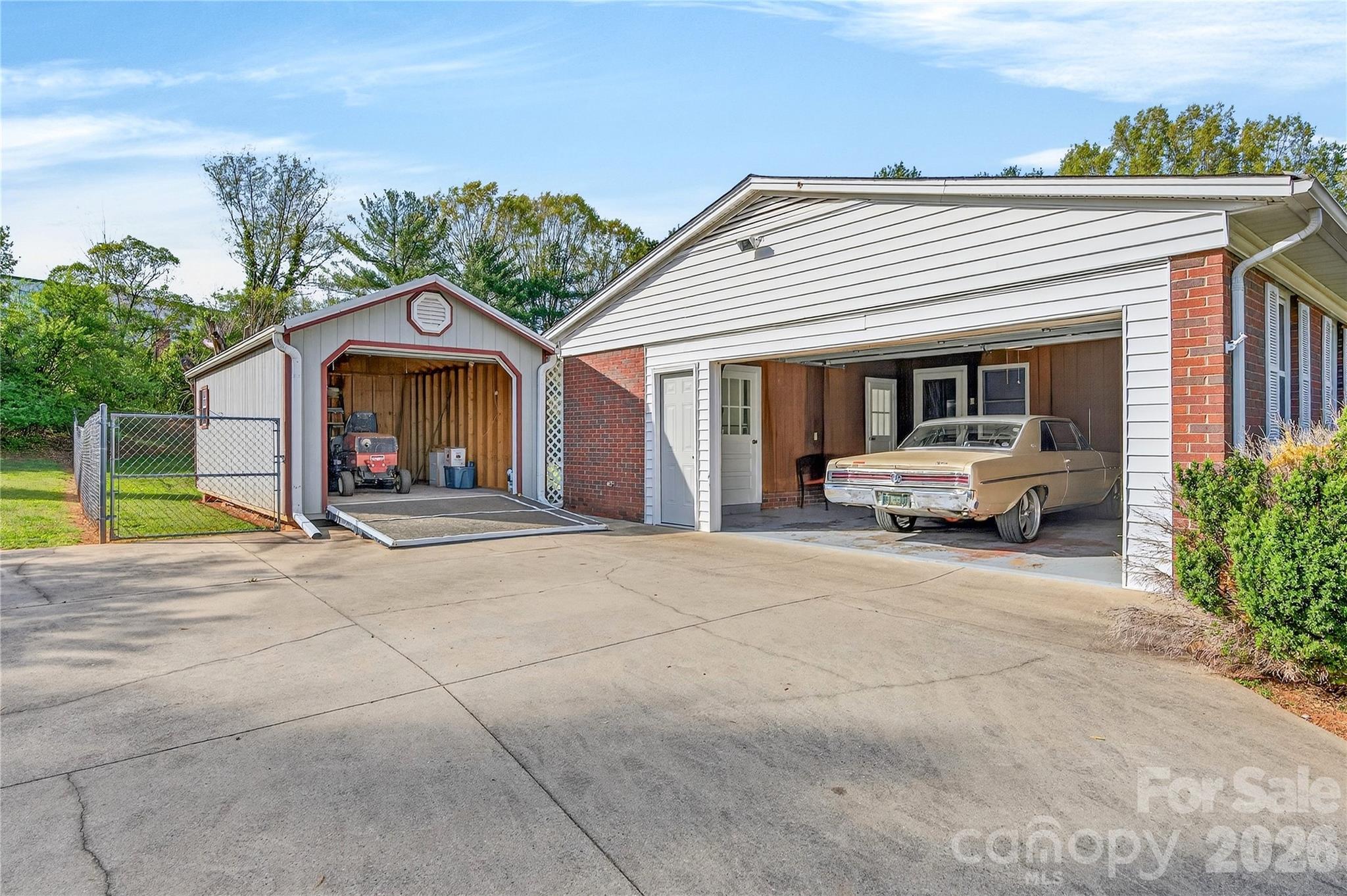 821 Woods Drive — Statesville