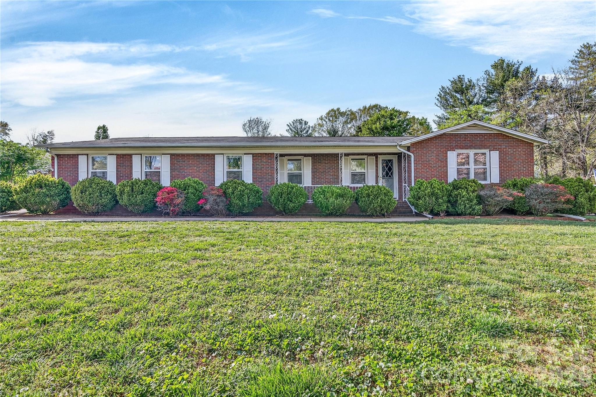 821 Woods Drive — Statesville
