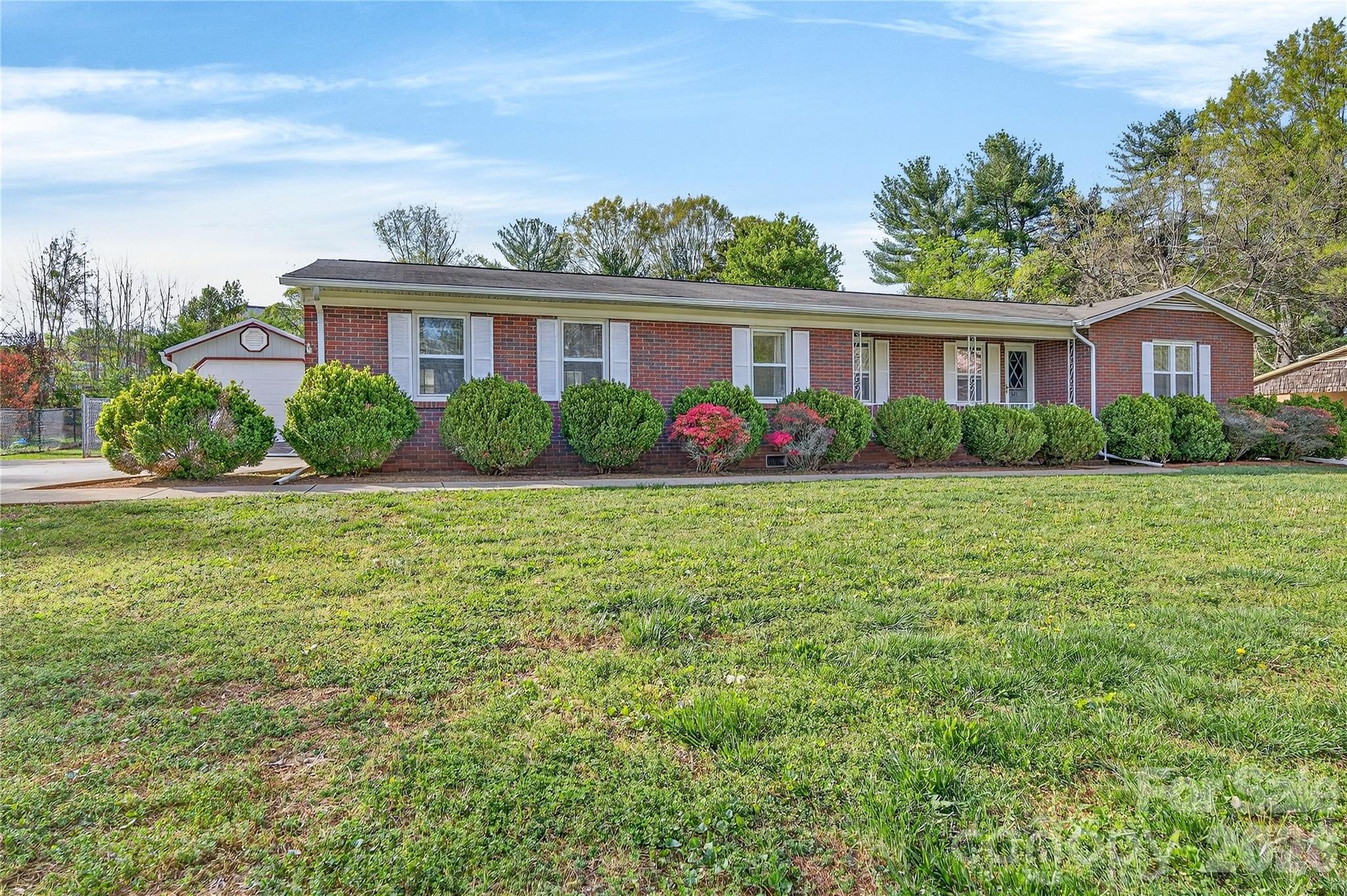 821 Woods Drive — Statesville