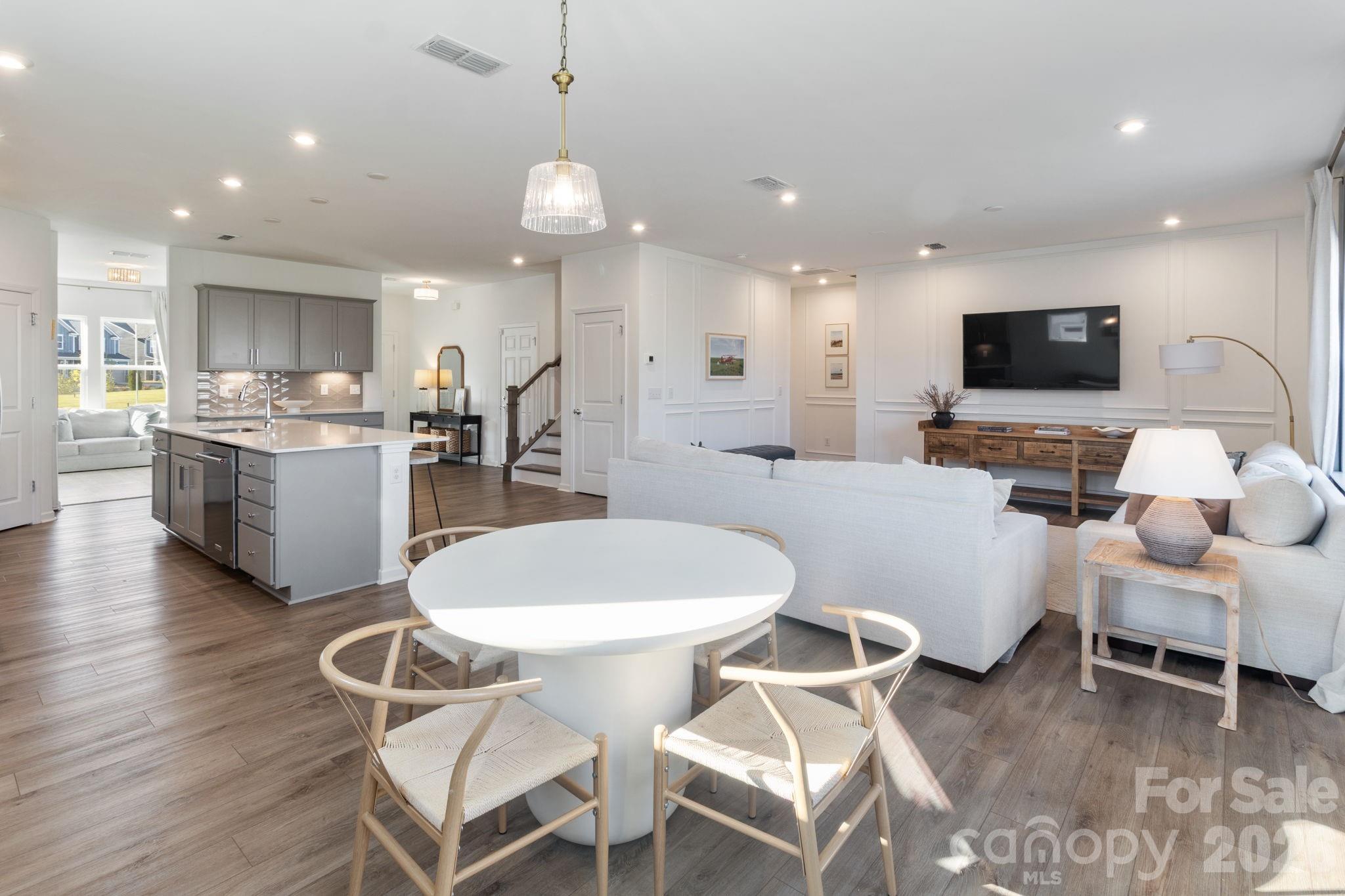 11104 Godwit Lane — Charlotte