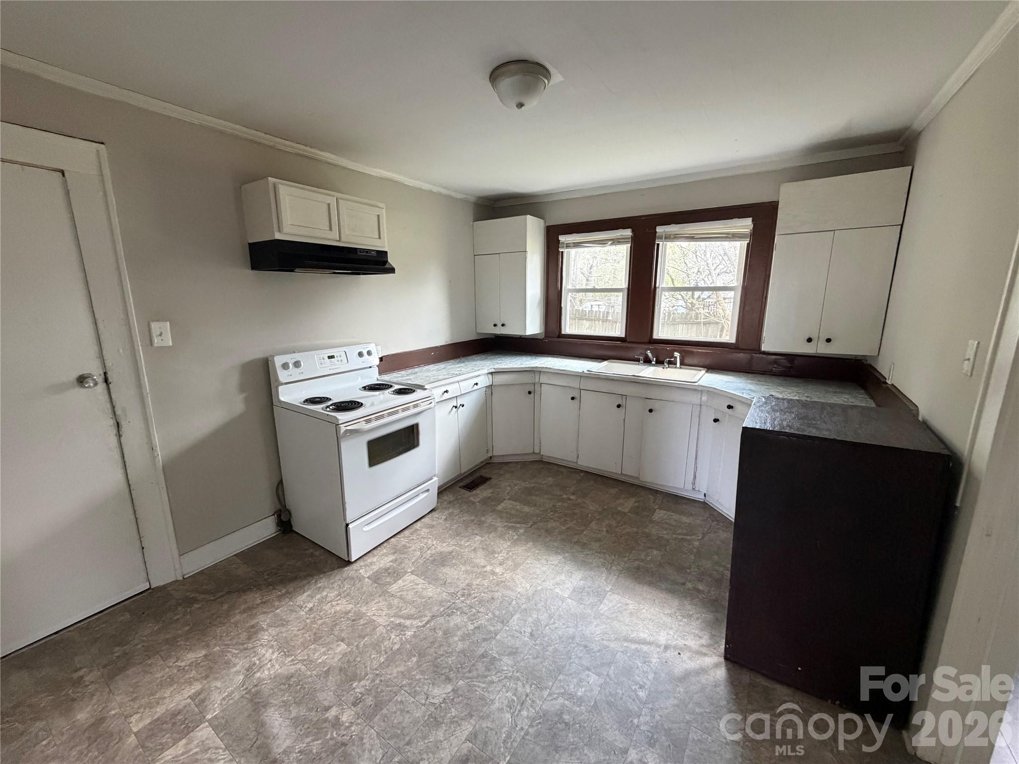 1002 N Salisbury Avenue — Spencer