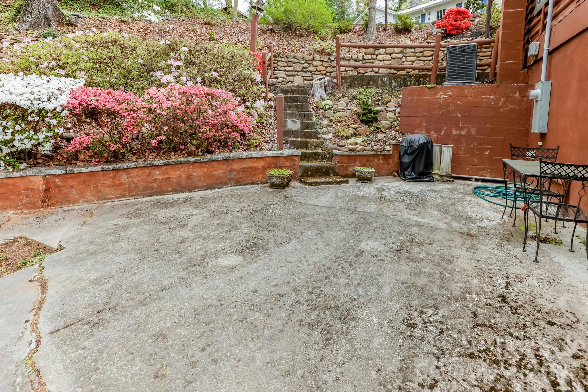 118 Rock Point Road — Lake Lure