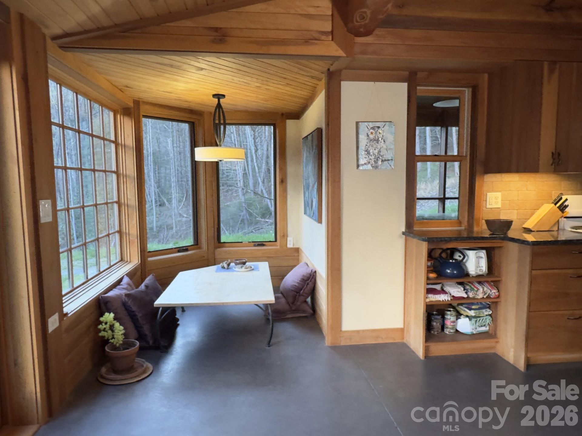 1422 Middle Fork Road — Hendersonville