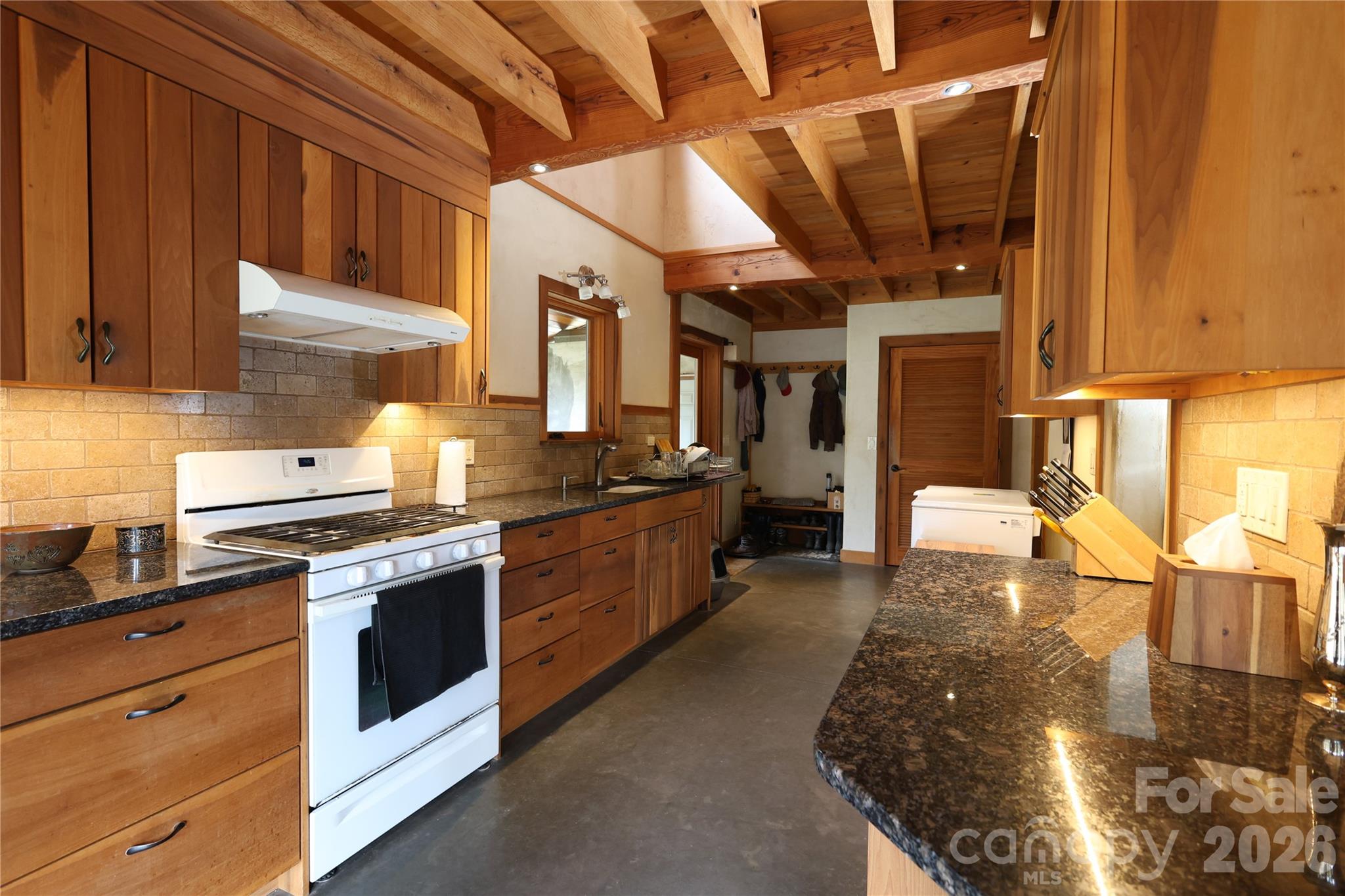 1422 Middle Fork Road — Hendersonville