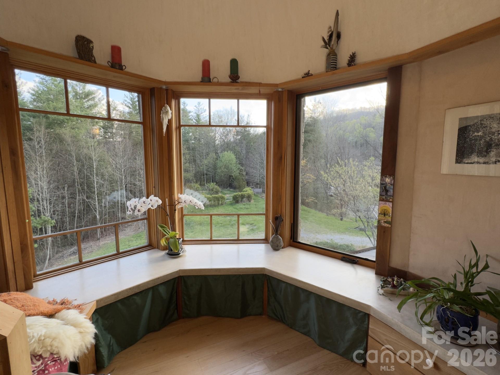 1422 Middle Fork Road — Hendersonville