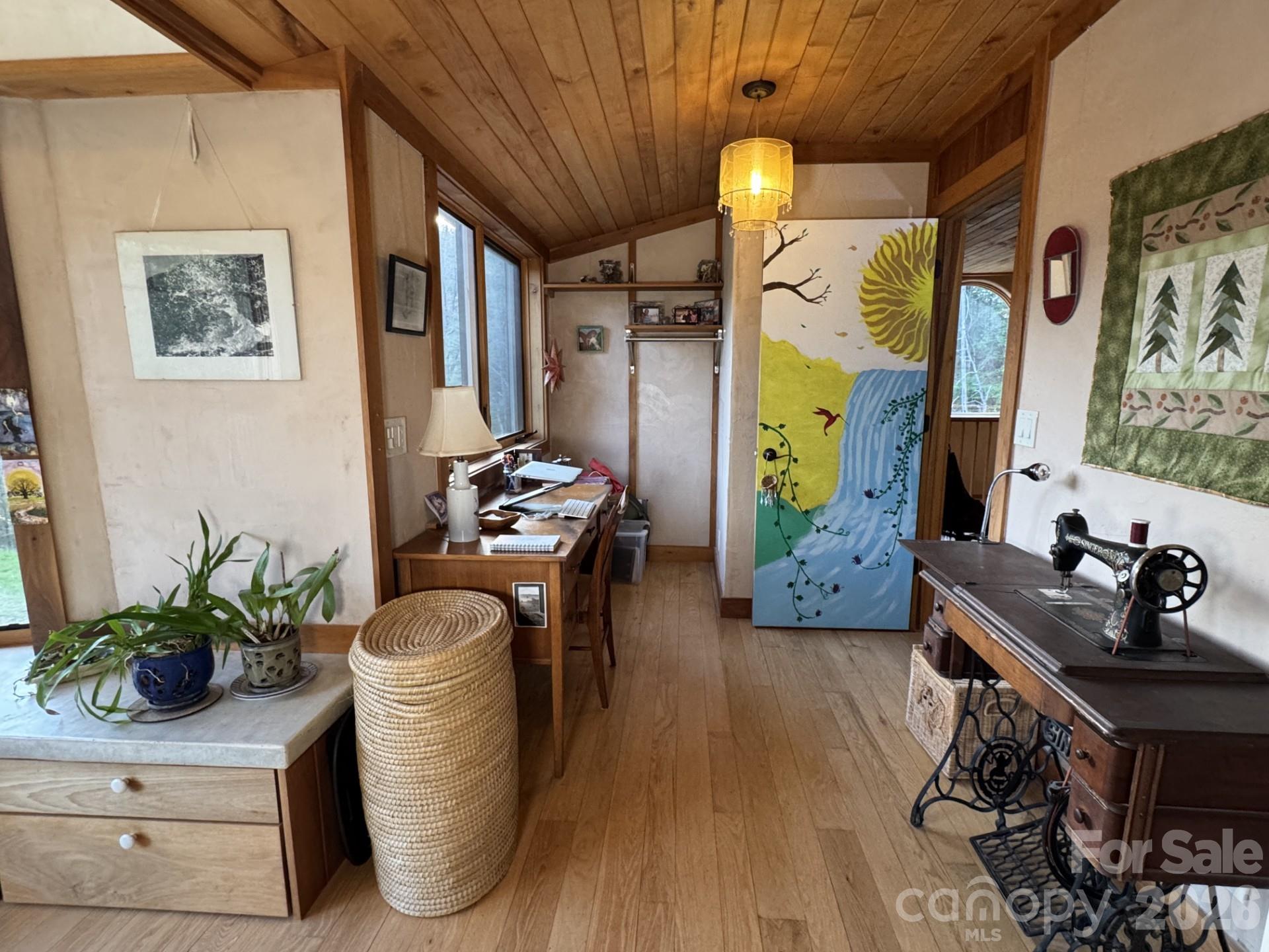 1422 Middle Fork Road — Hendersonville