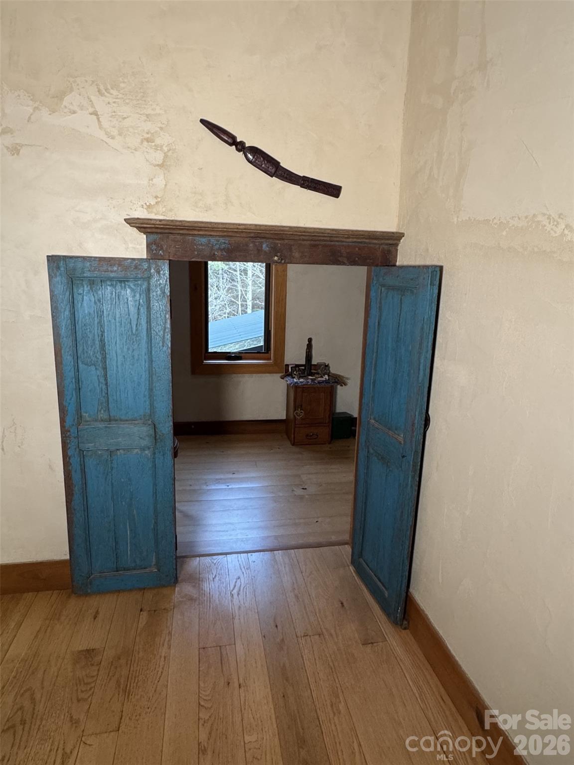 1422 Middle Fork Road — Hendersonville