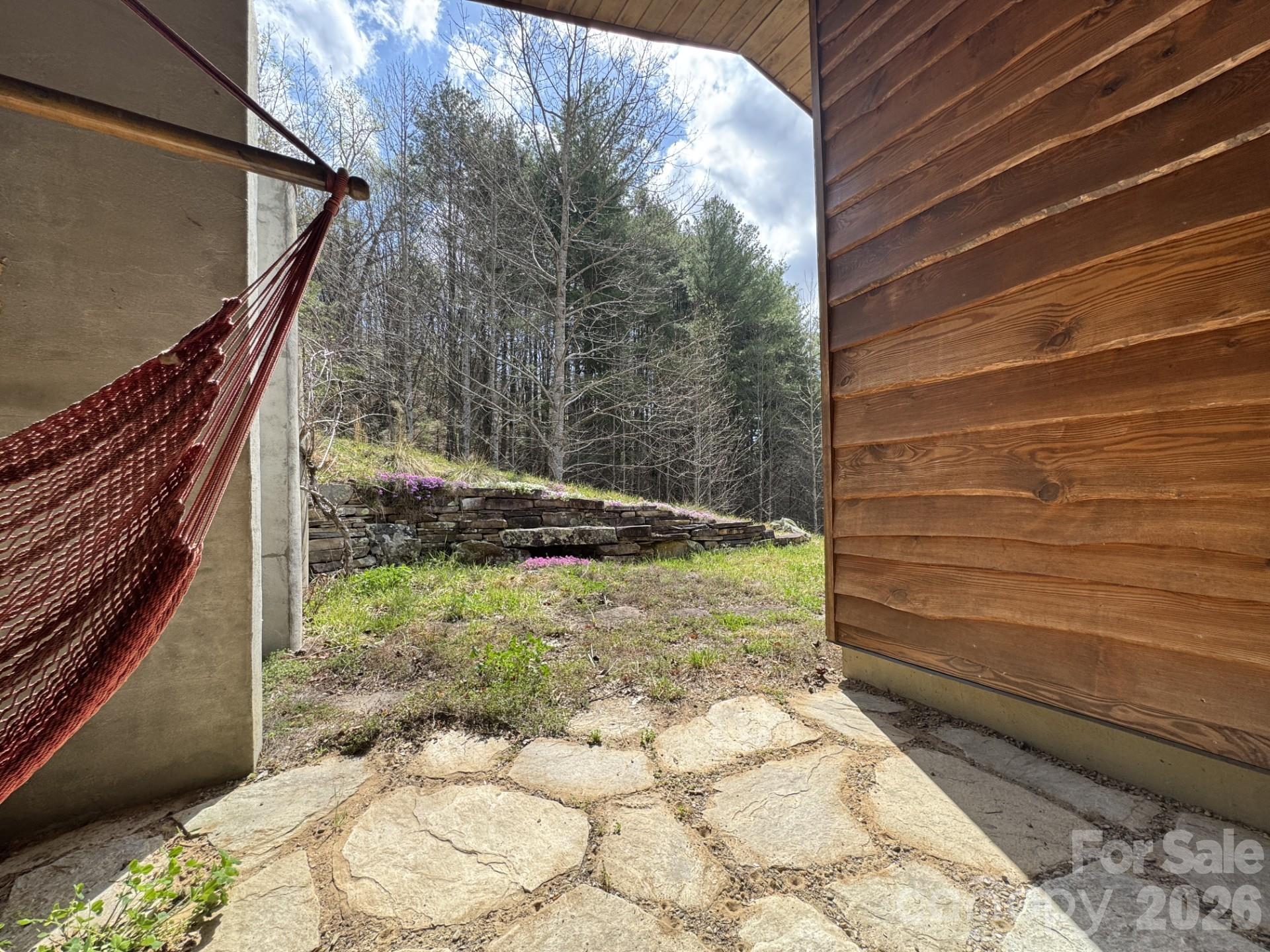 1422 Middle Fork Road — Hendersonville