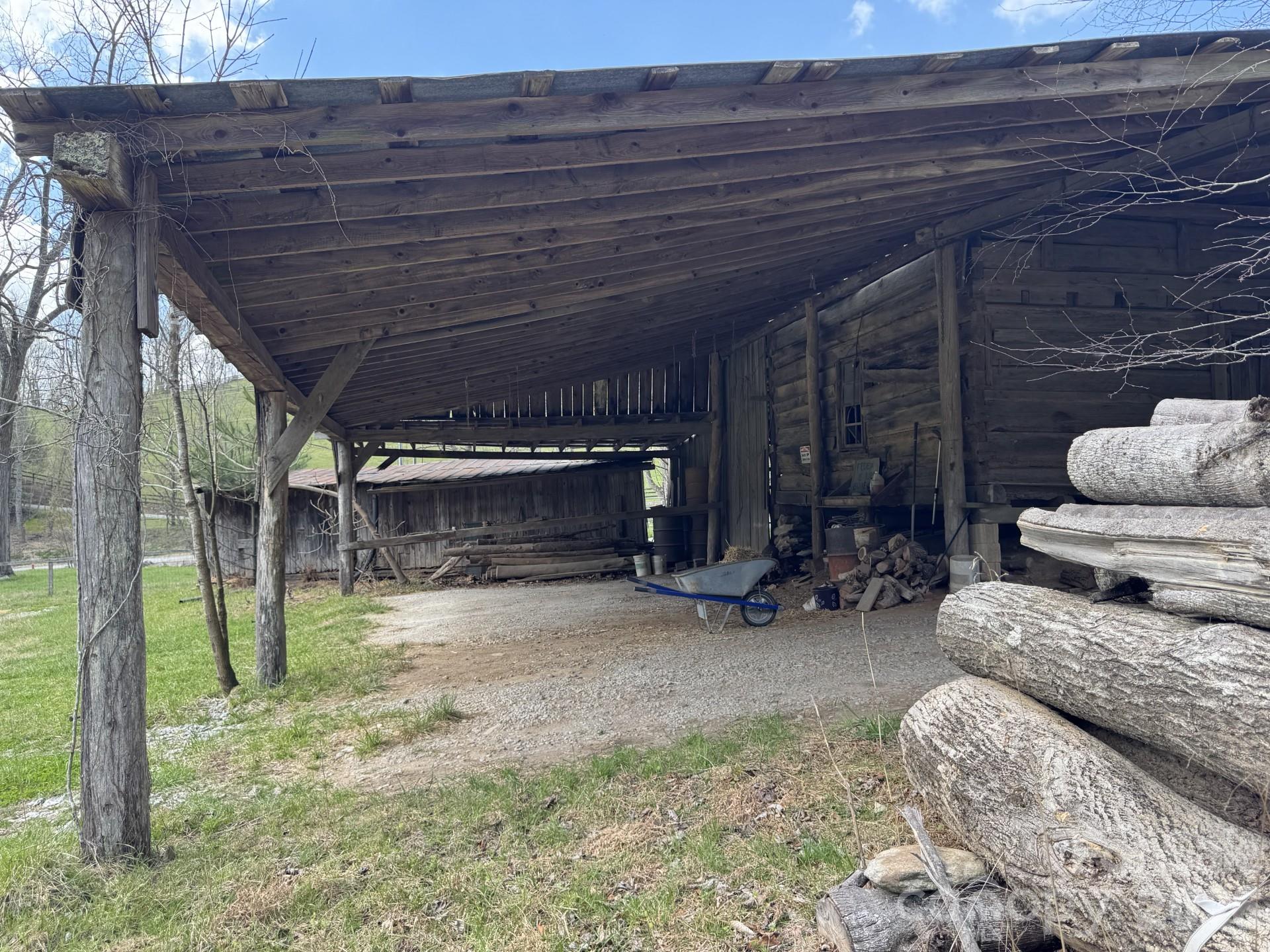 1422 Middle Fork Road — Hendersonville
