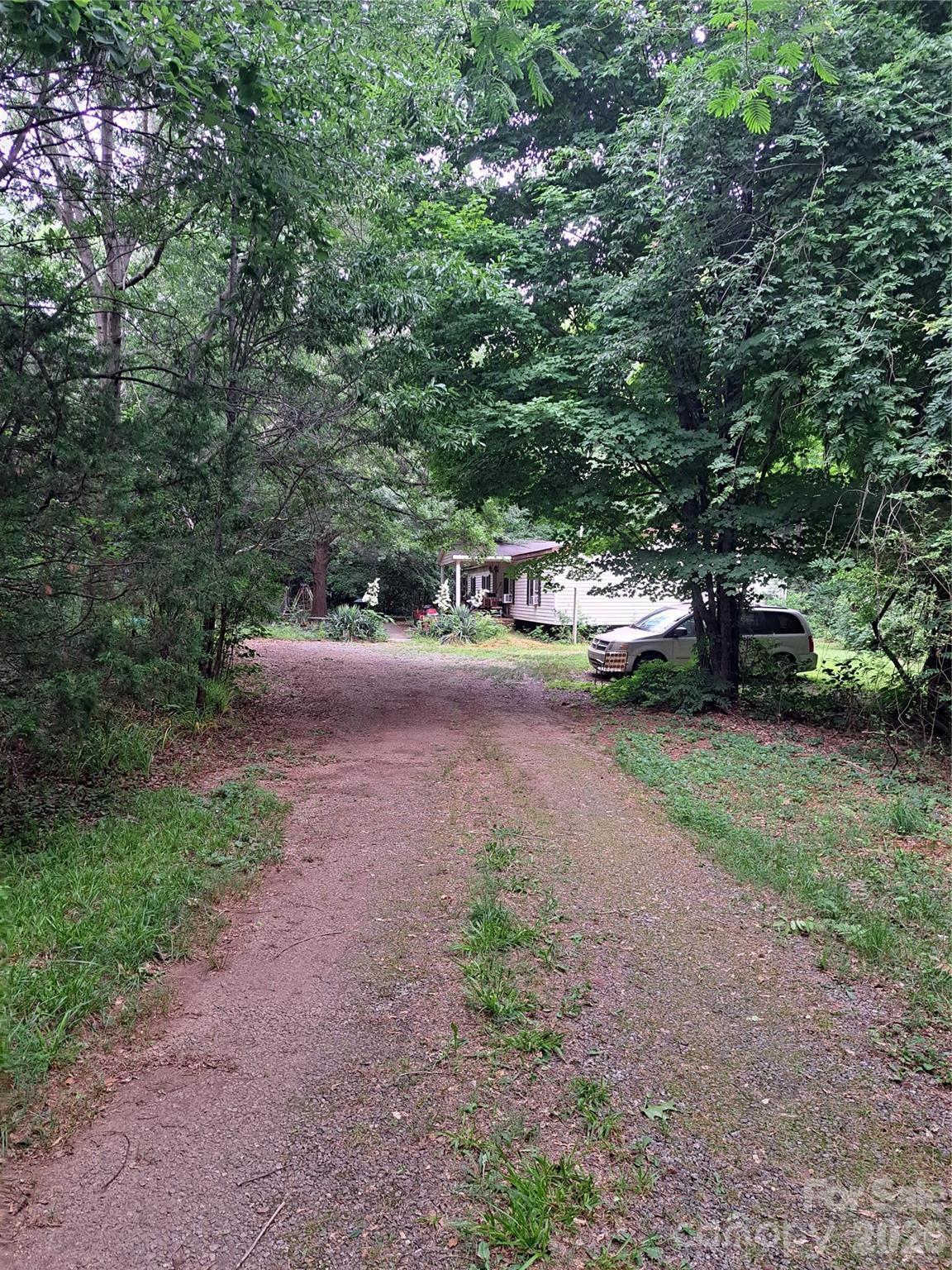 5023 Dogwood Lane — Stanley