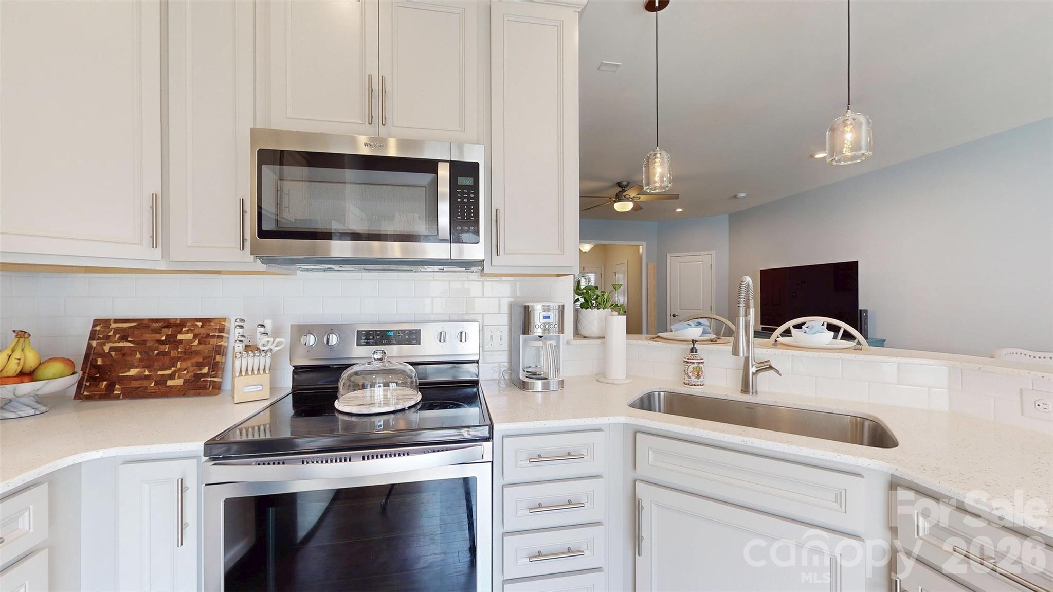 827 Canoe Song Road — Fort Mill