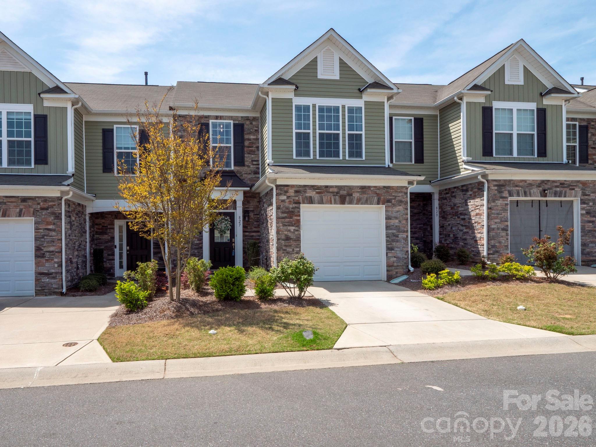 827 Canoe Song Road — Fort Mill