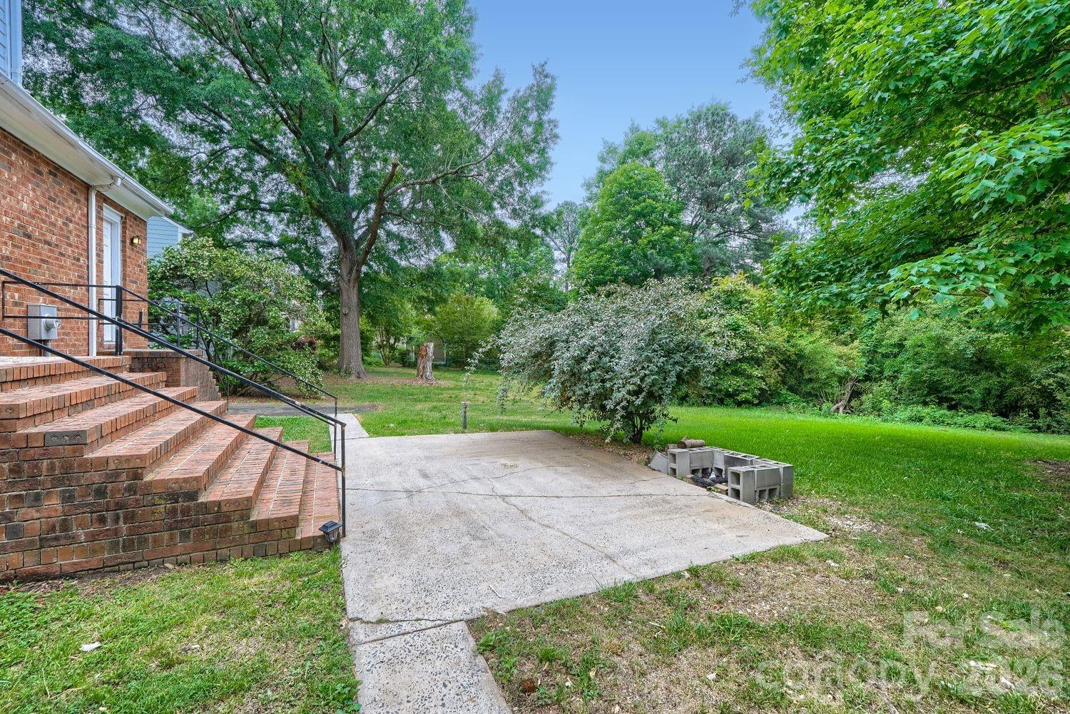 1628 Bonnie Lane — Charlotte