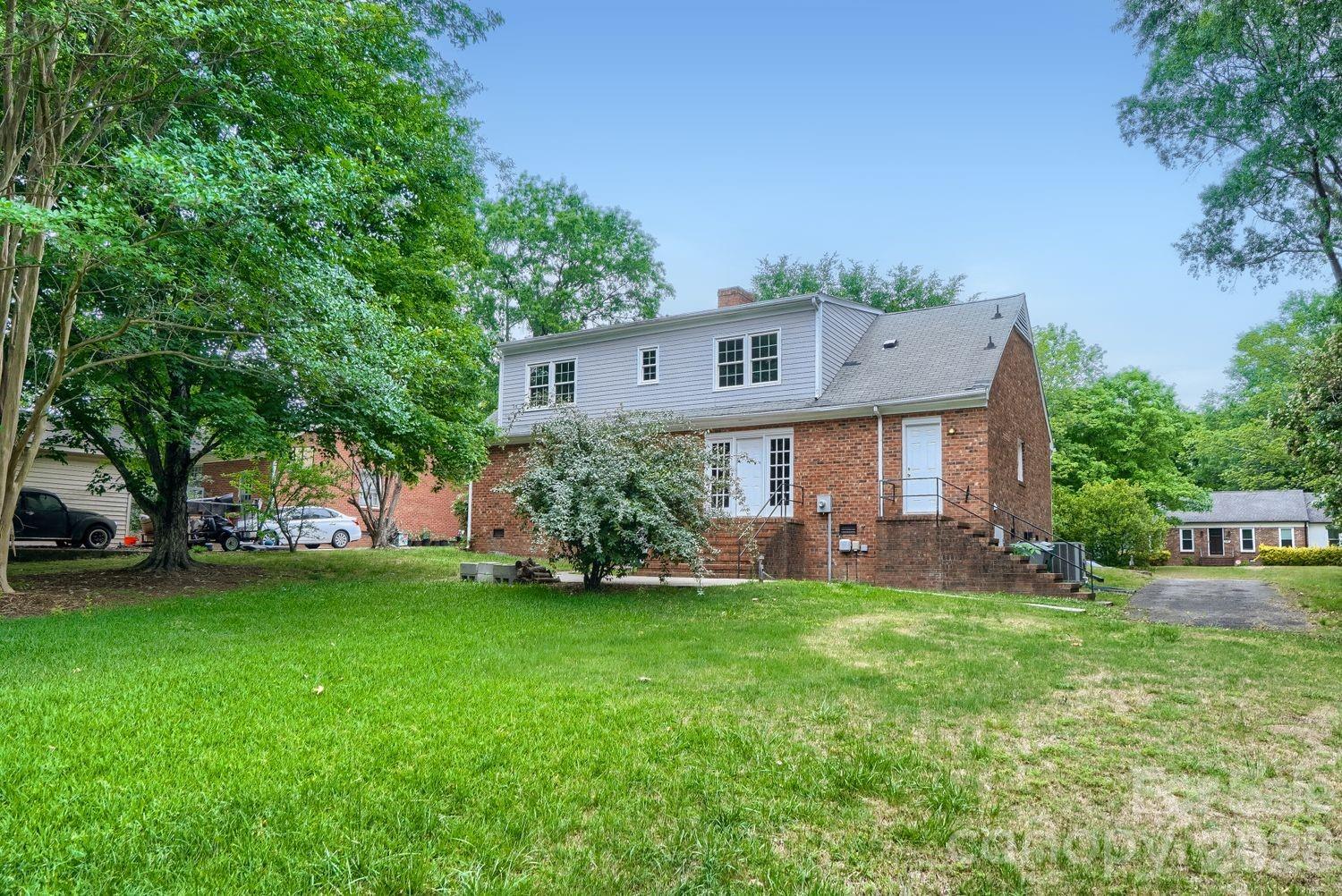 1628 Bonnie Lane — Charlotte