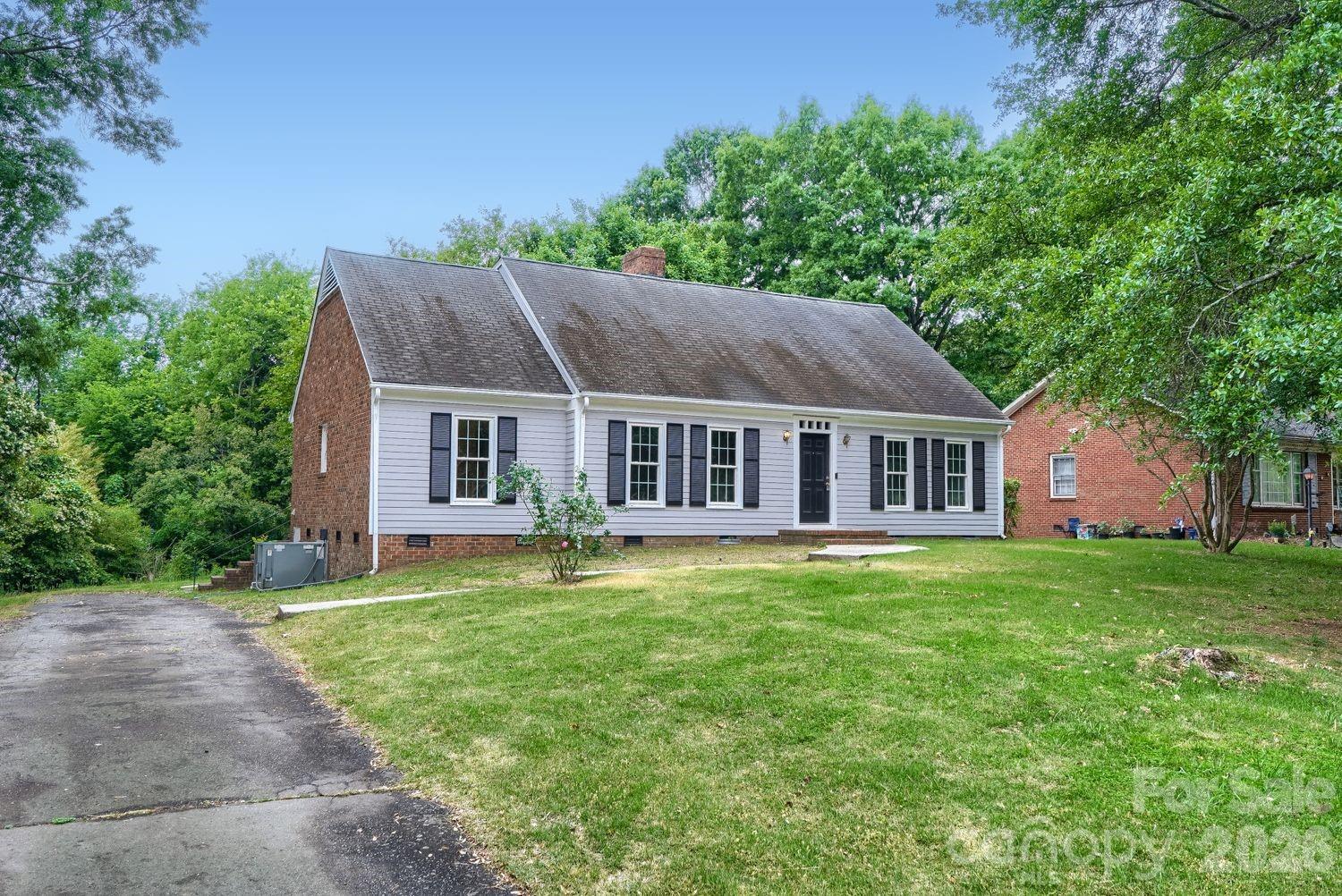 1628 Bonnie Lane — Charlotte