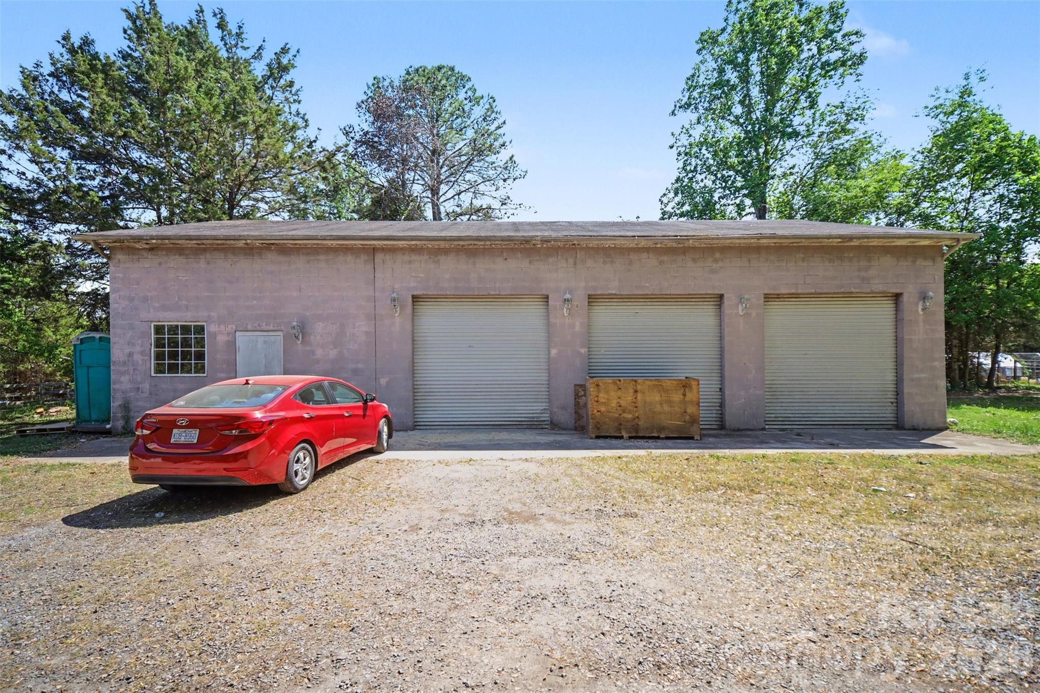 5226 Old Plank Road — Iron Station