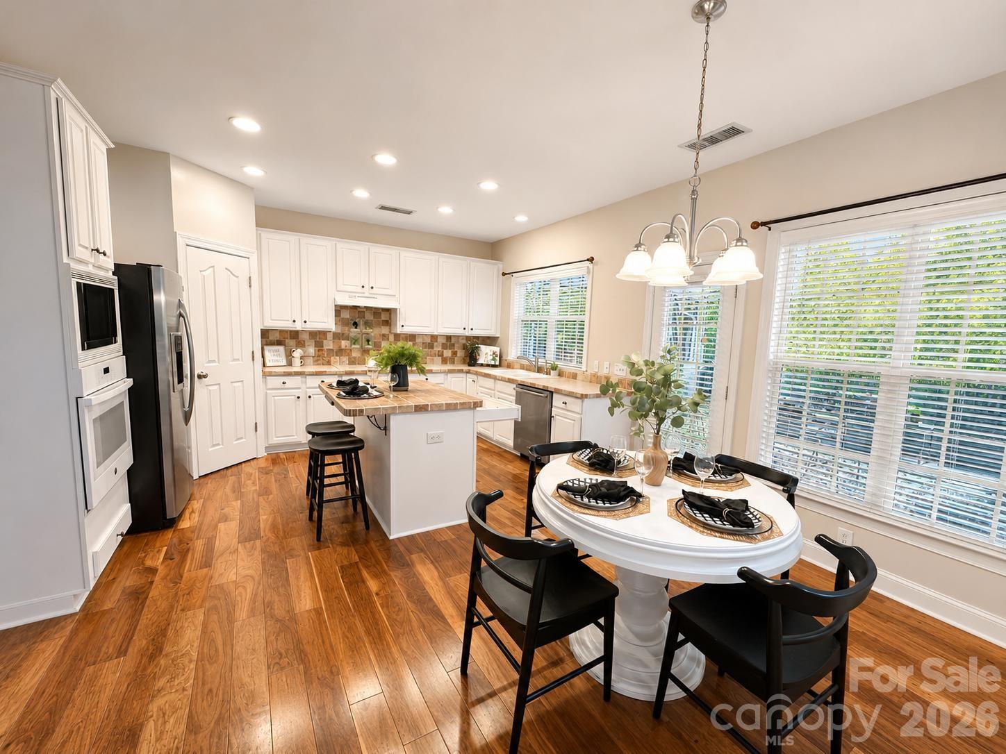 11106 Knight Castle Drive — Charlotte