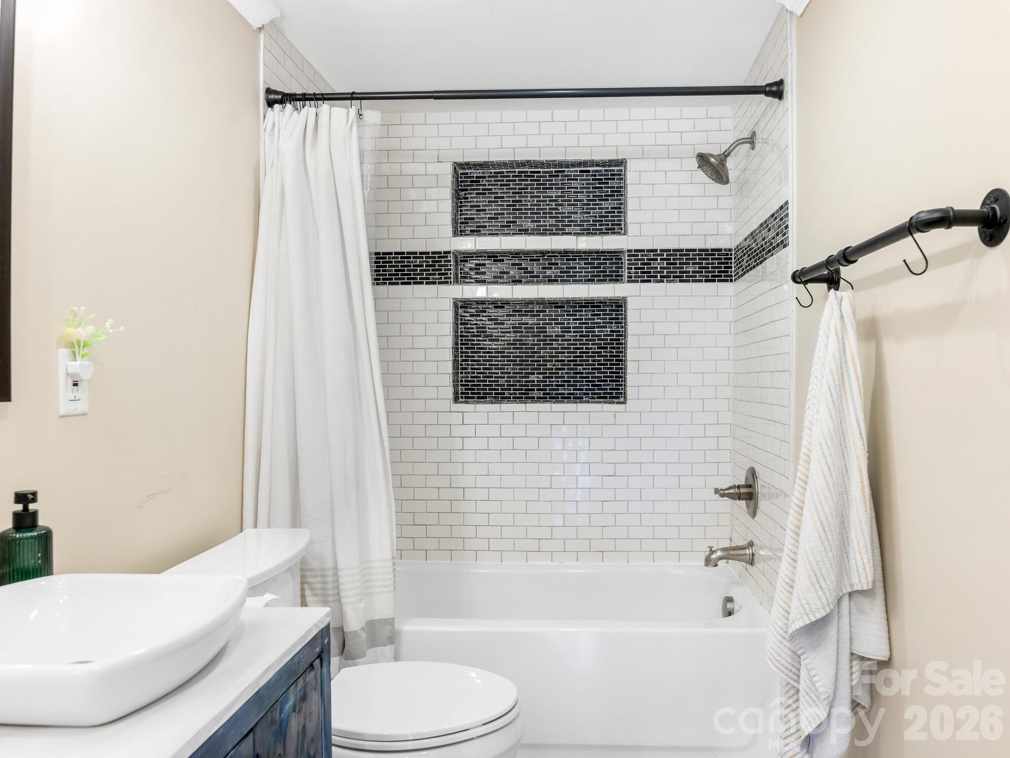 1105 Union Road — Matthews