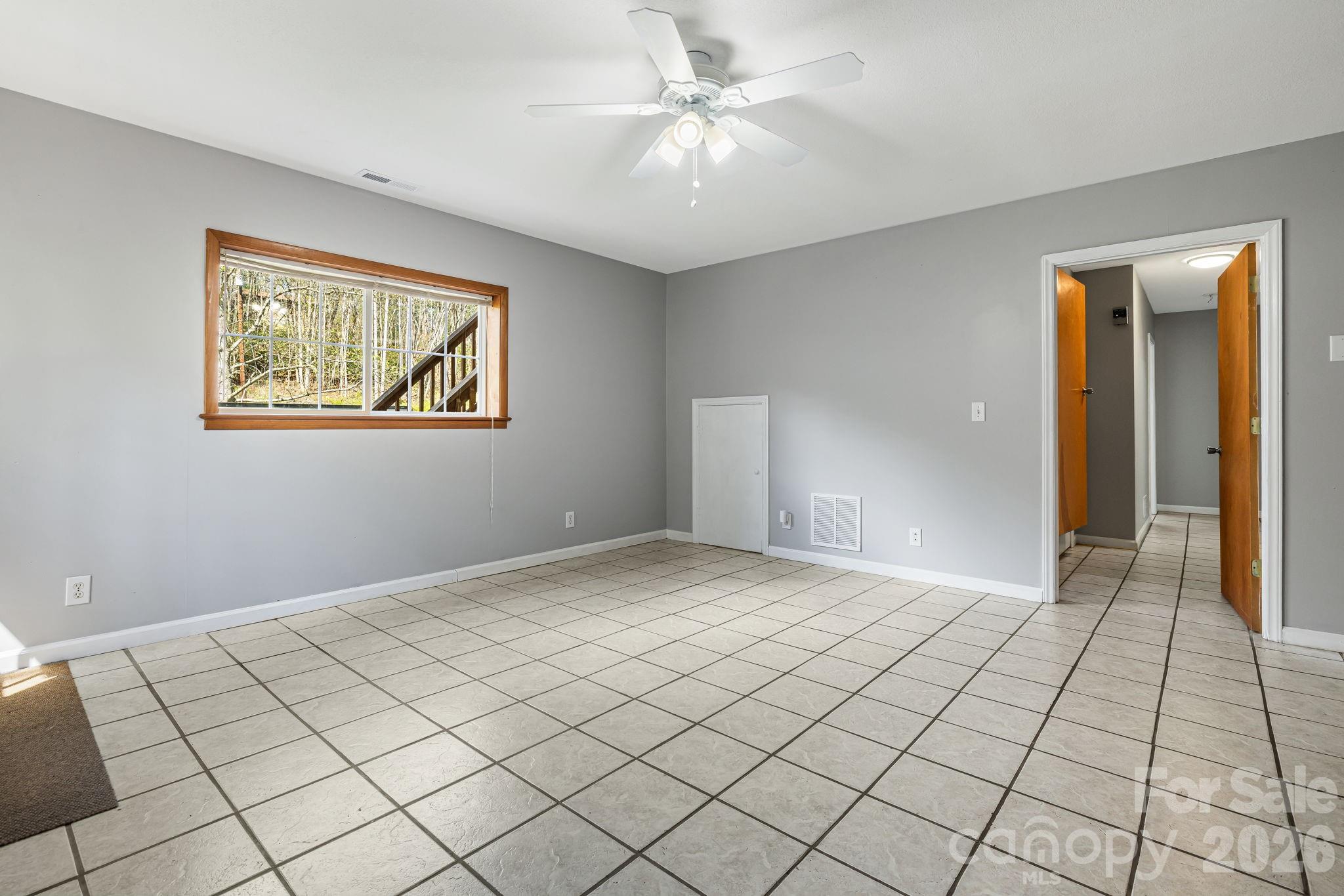 289 Riverview Church Road — Asheville