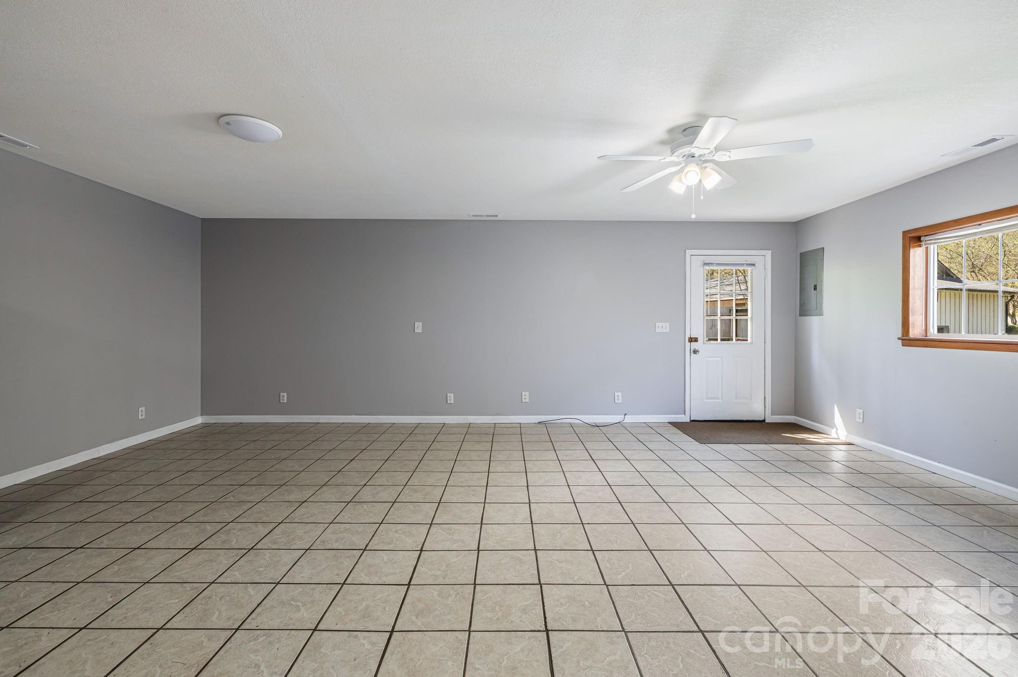 289 Riverview Church Road — Asheville