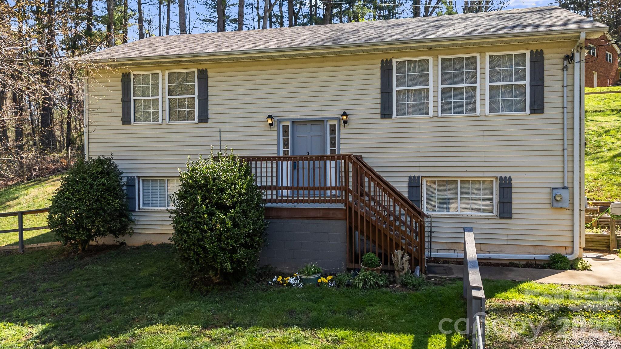 289 Riverview Church Road — Asheville