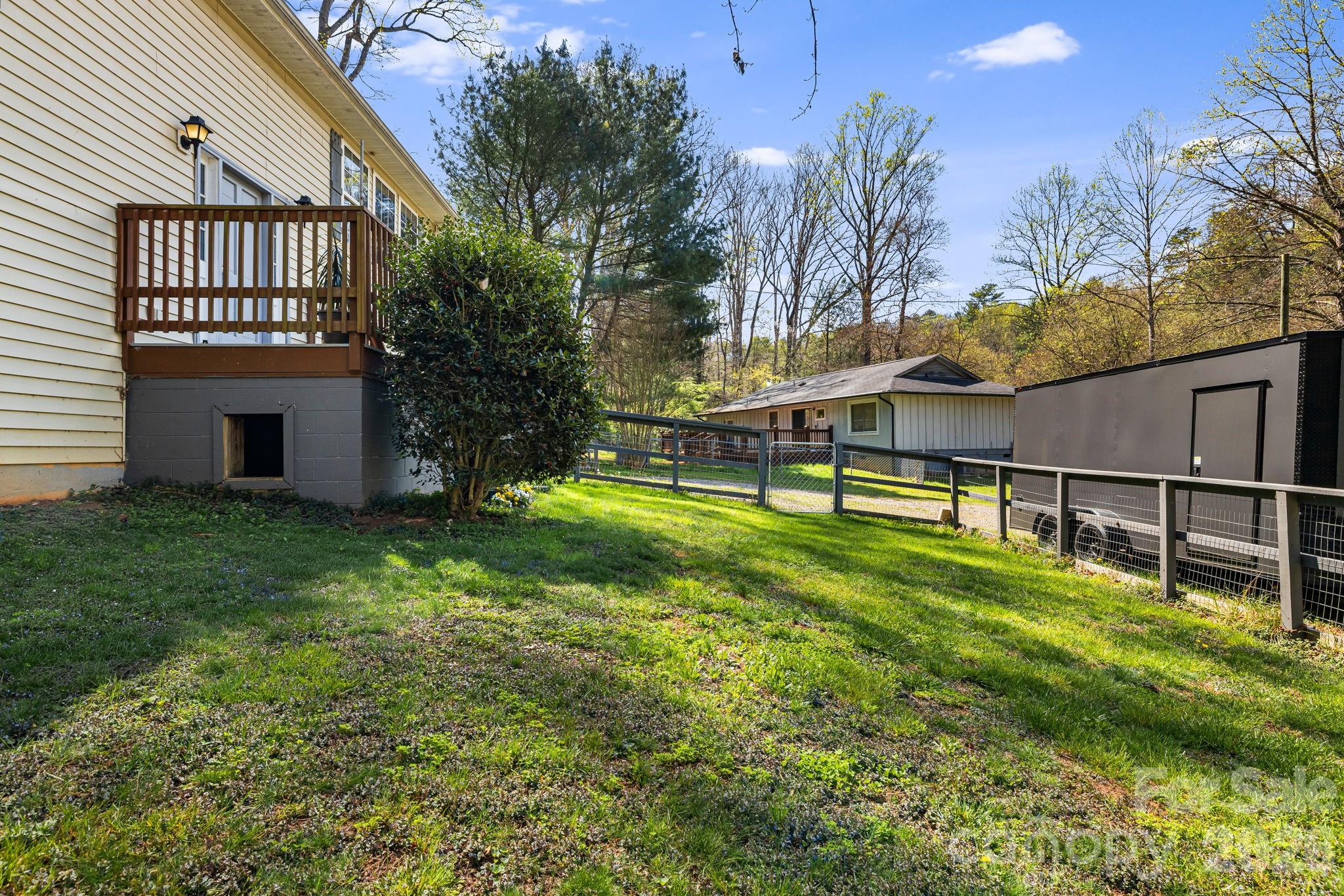 289 Riverview Church Road — Asheville