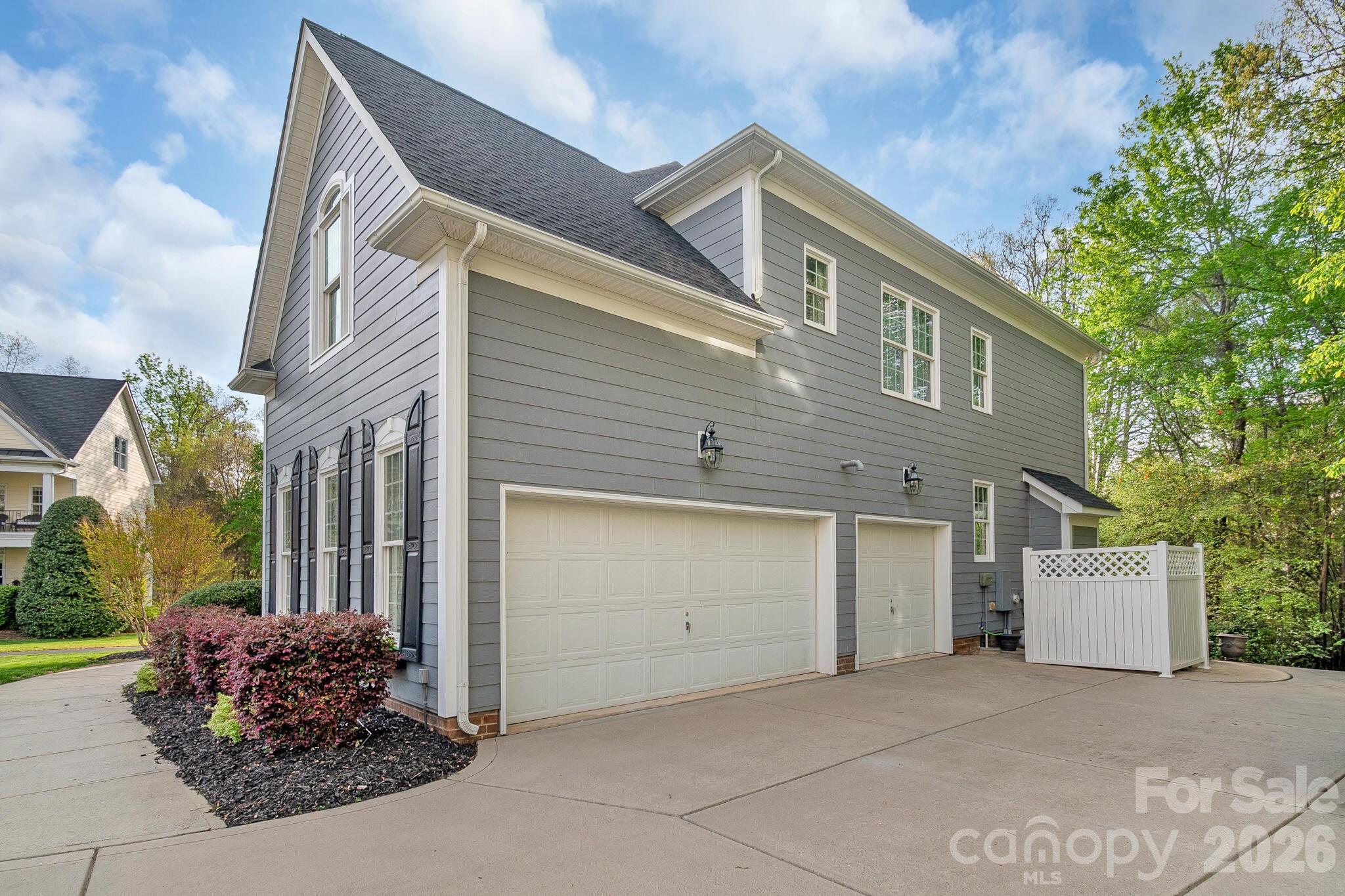 1216 Flat Heads Lane — Waxhaw