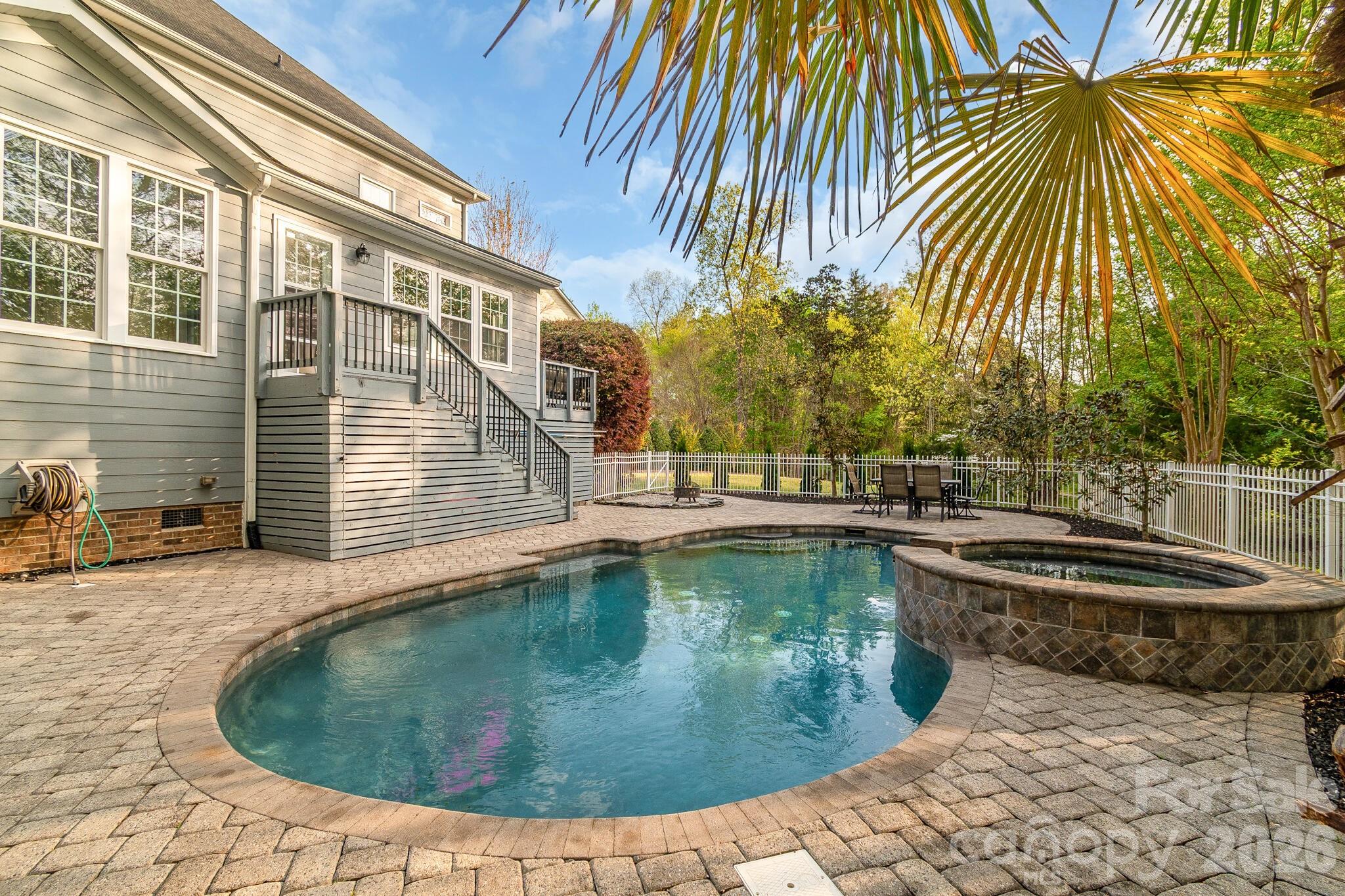 1216 Flat Heads Lane — Waxhaw