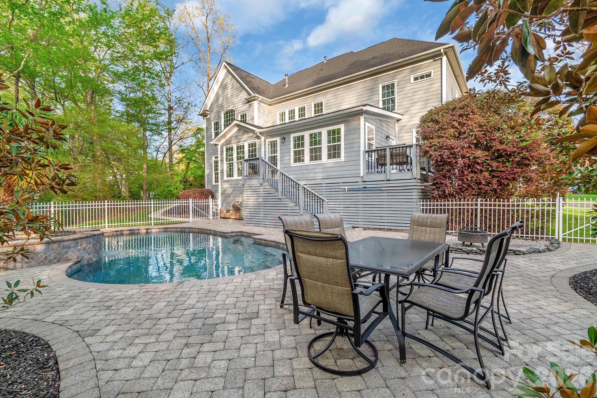 1216 Flat Heads Lane — Waxhaw