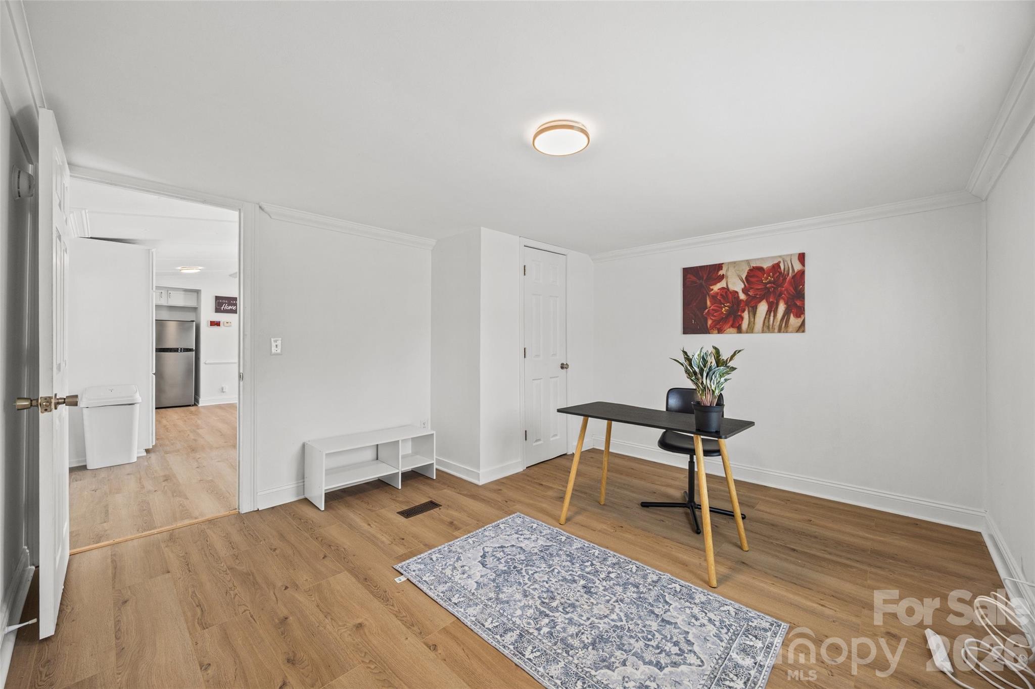 5024 Victoria Avenue — Charlotte