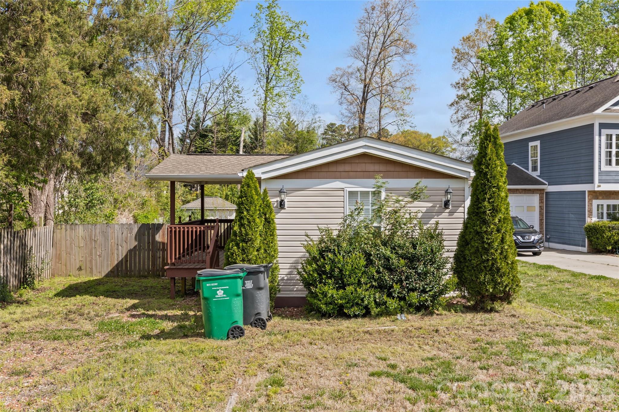 5024 Victoria Avenue — Charlotte