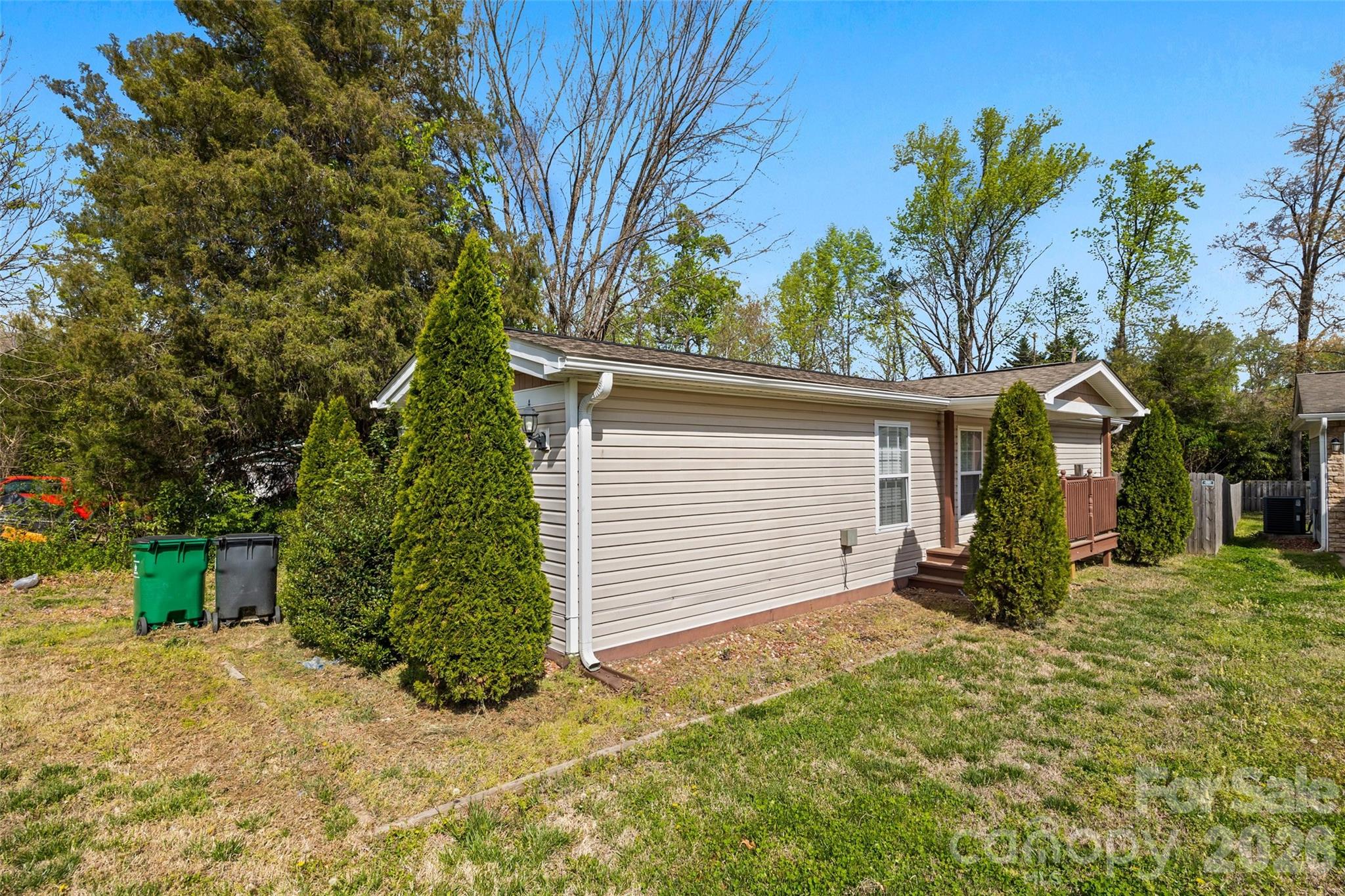 5024 Victoria Avenue — Charlotte