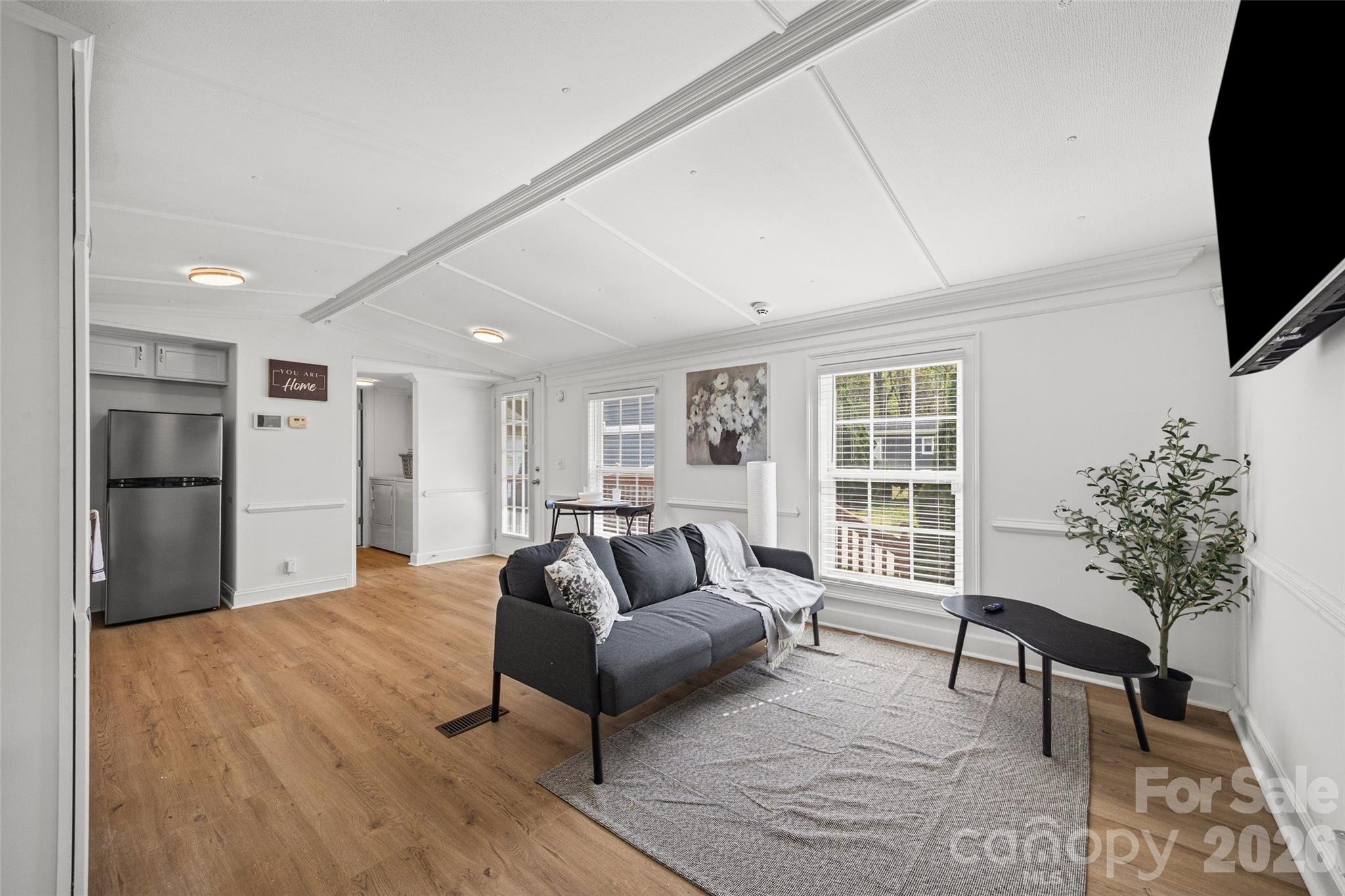 5024 Victoria Avenue — Charlotte