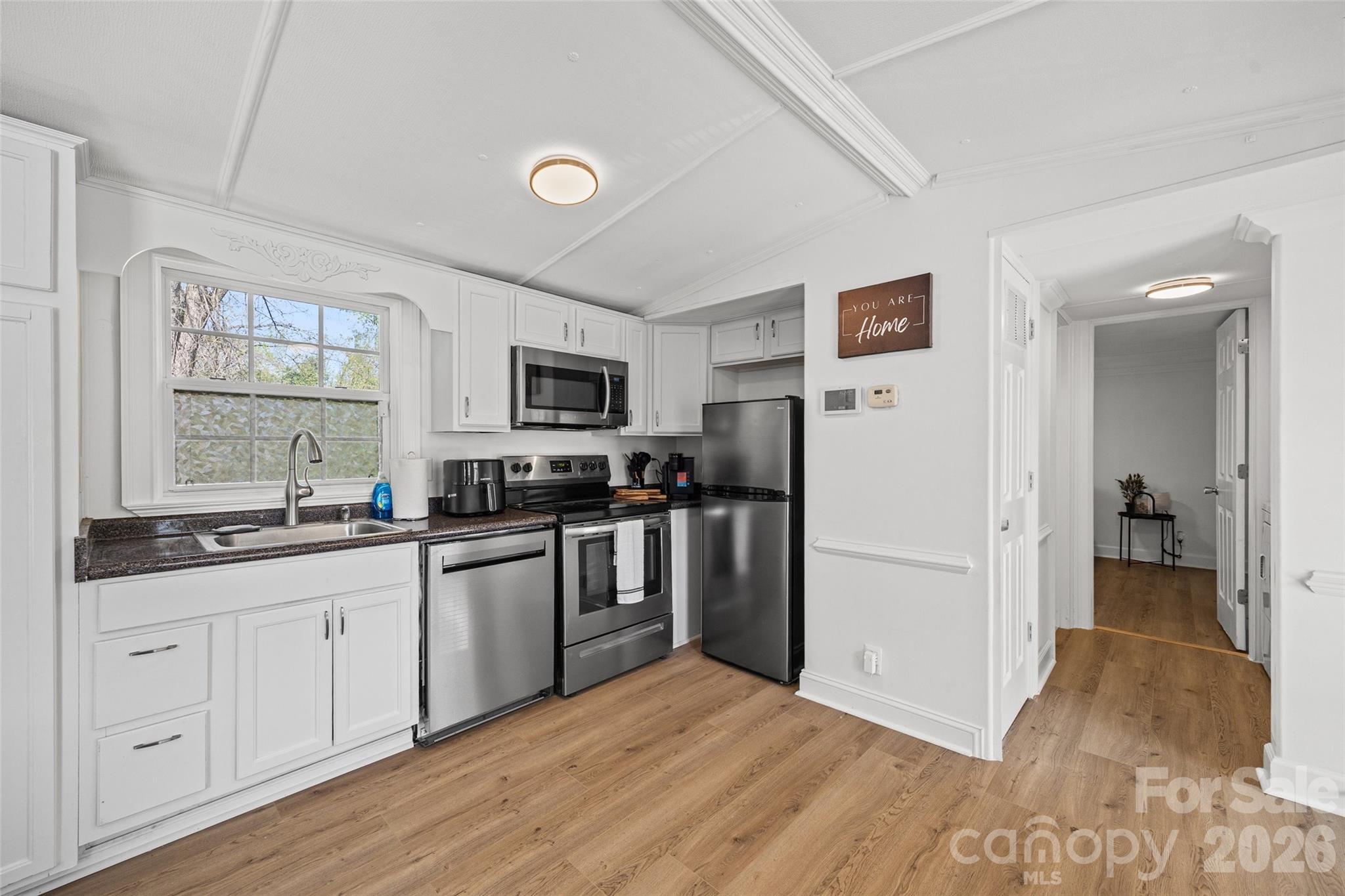 5024 Victoria Avenue — Charlotte