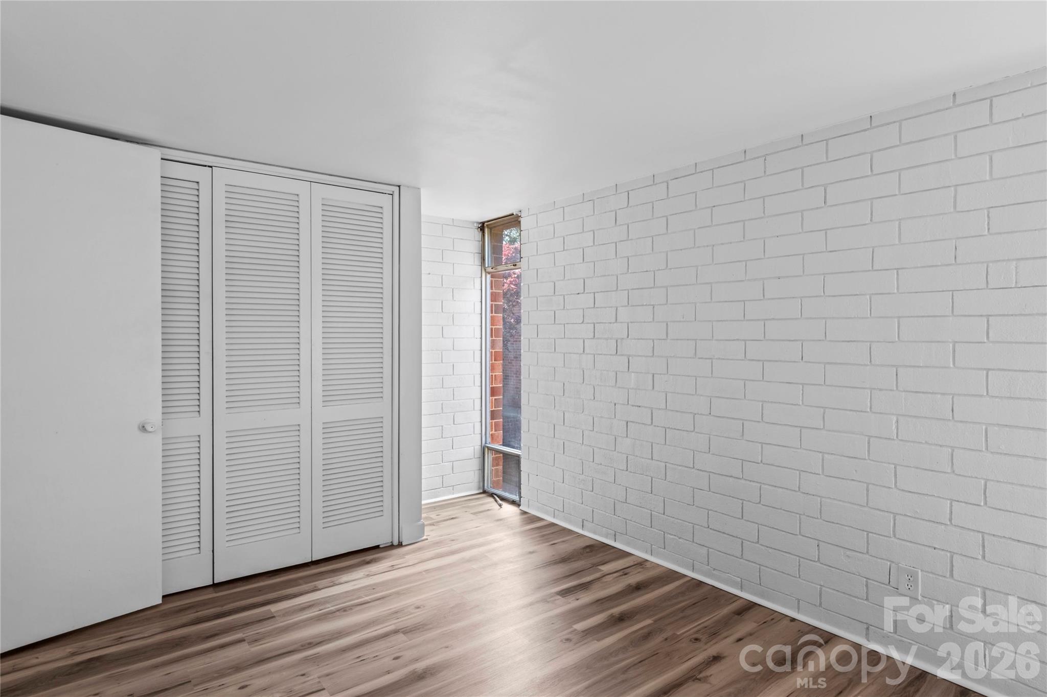 1739 S Hawthorne Road — Winston Salem