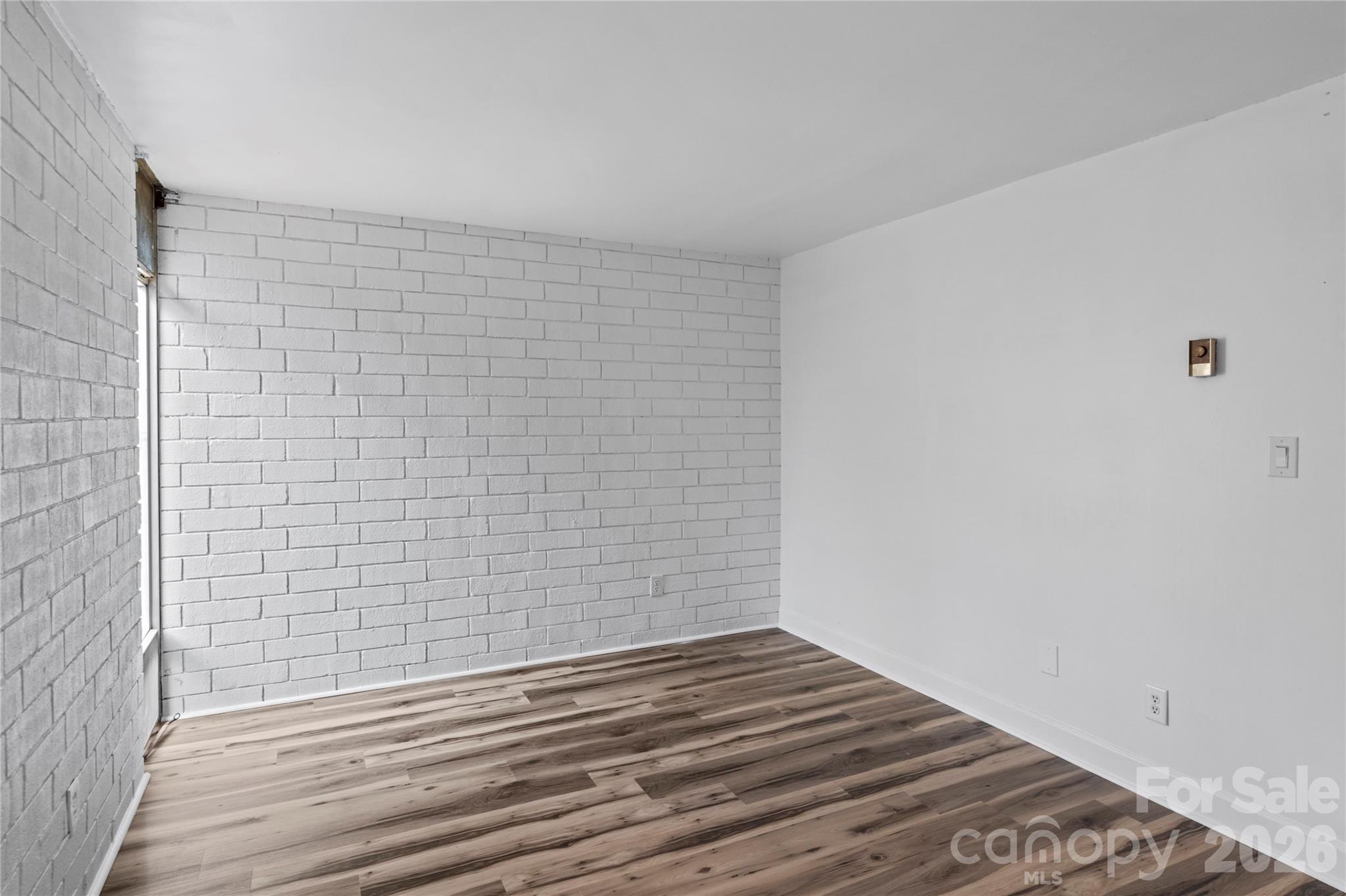 1739 S Hawthorne Road — Winston Salem