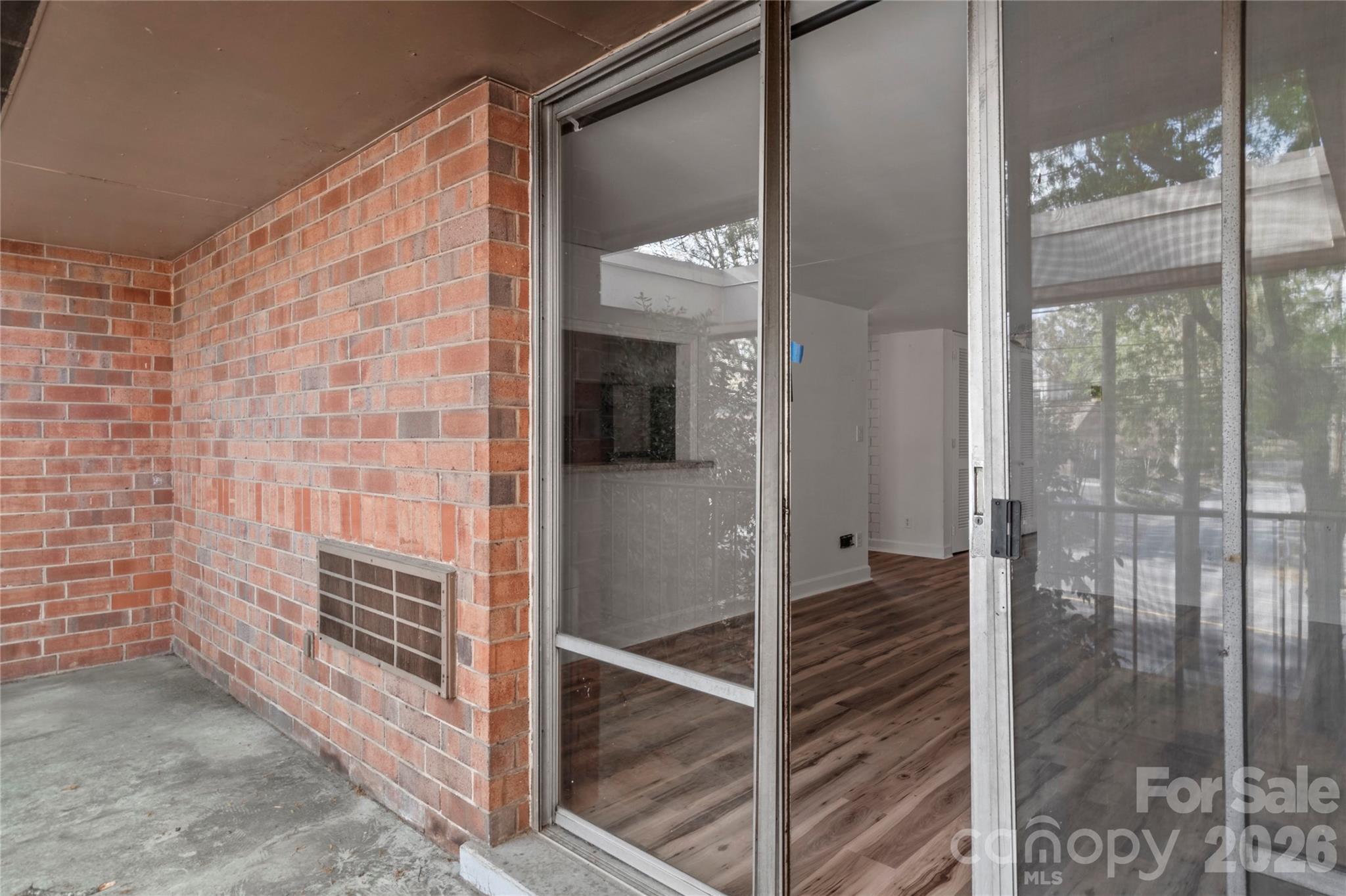 1739 S Hawthorne Road — Winston Salem