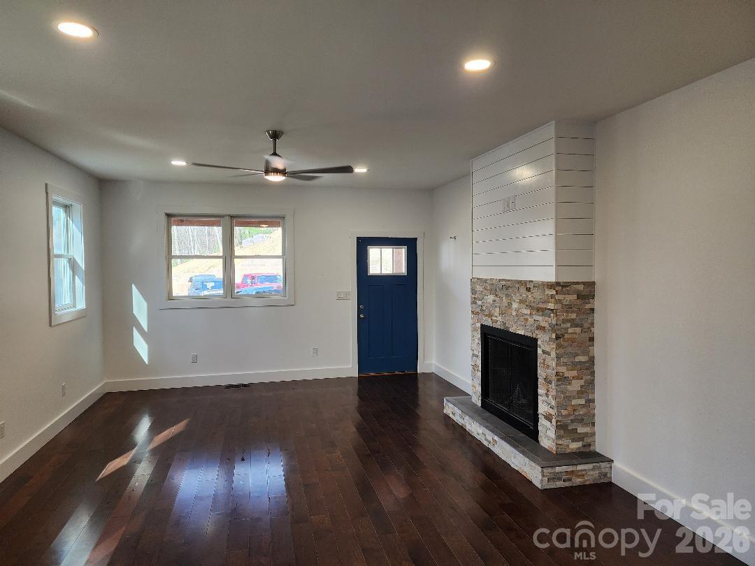 24 Salt Box Haven — Burnsville