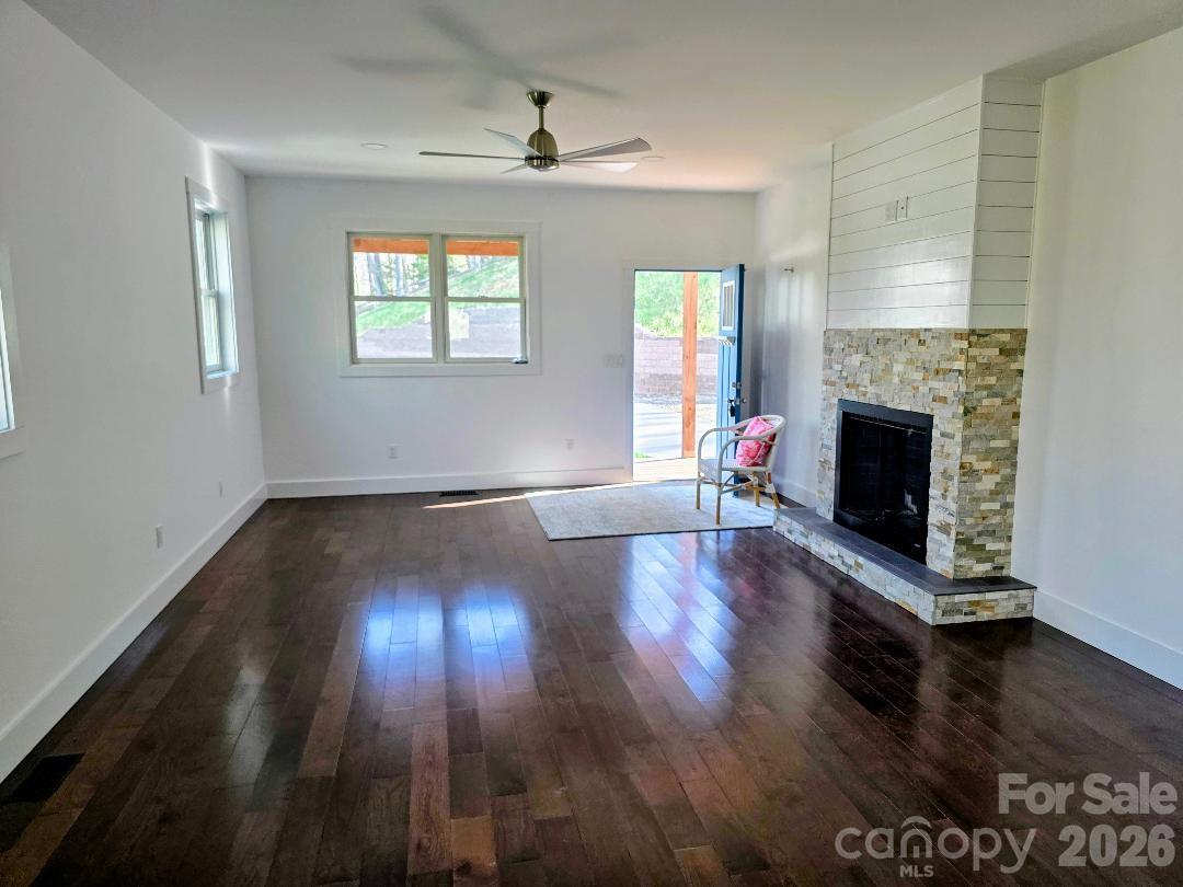 24 Salt Box Haven — Burnsville