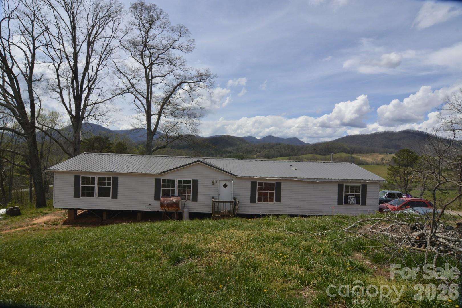 535 Old Newfound Road — Leicester