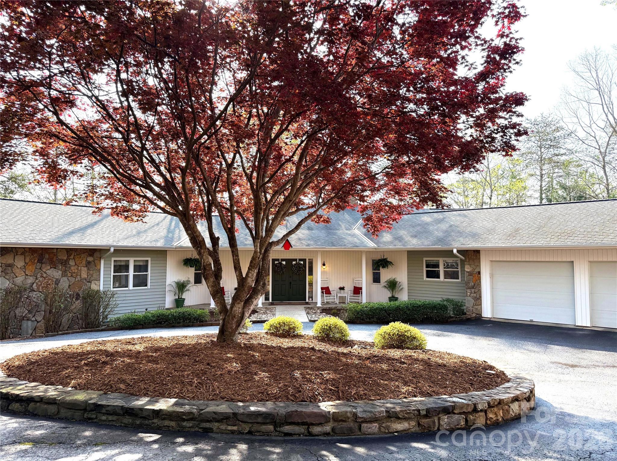 91 Island View Court — Mill Spring