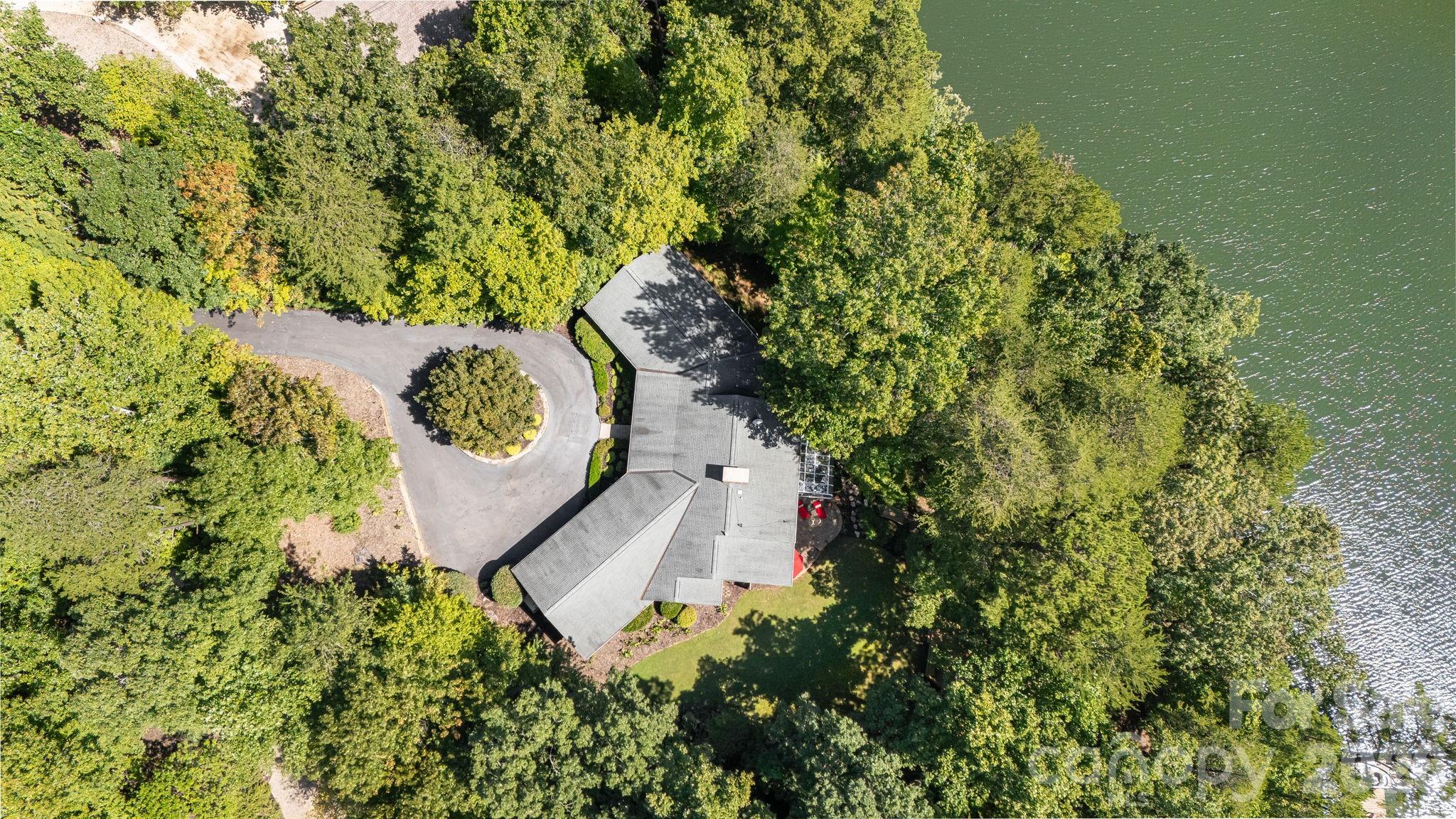 91 Island View Court — Mill Spring