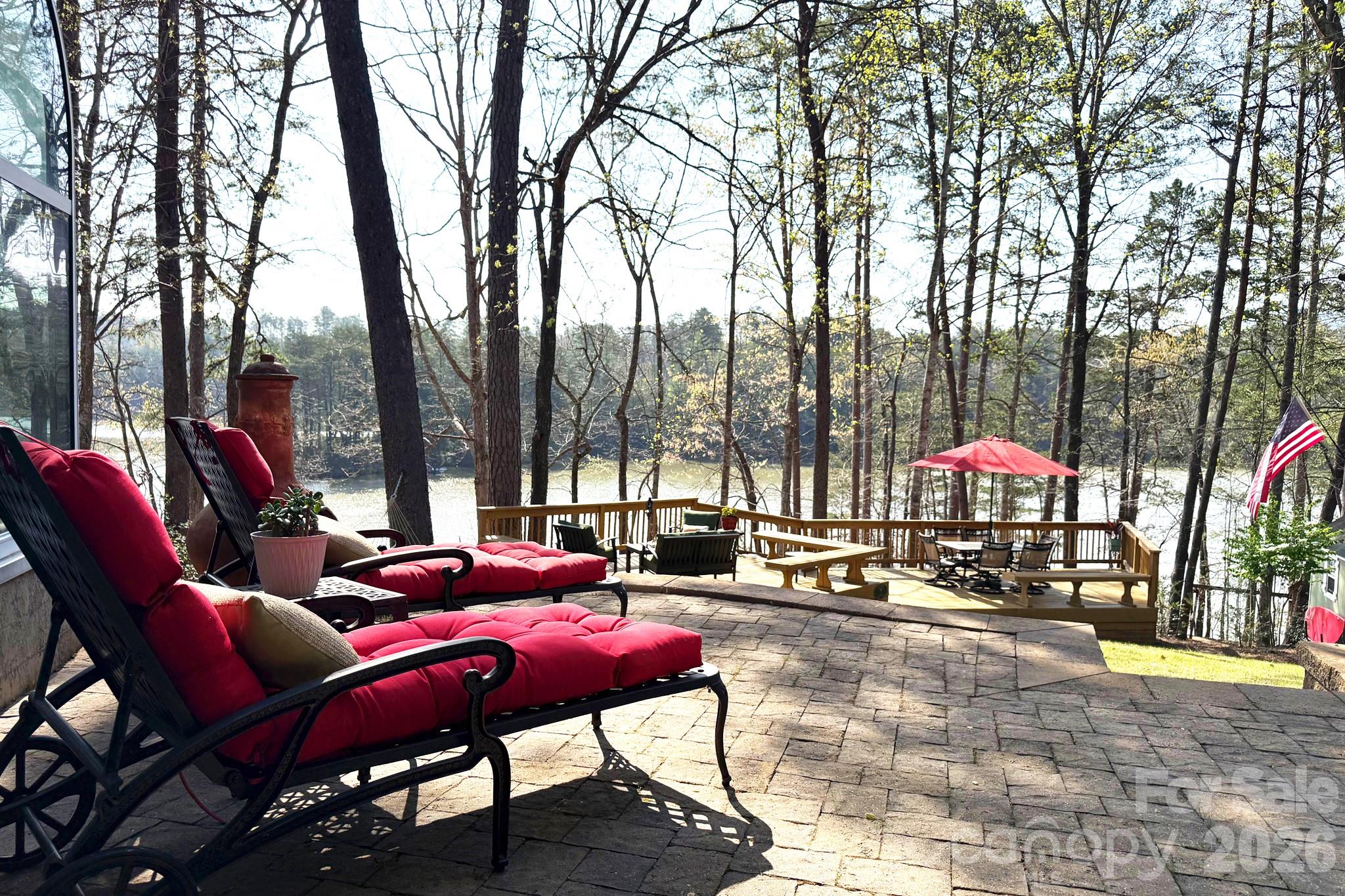 91 Island View Court — Mill Spring